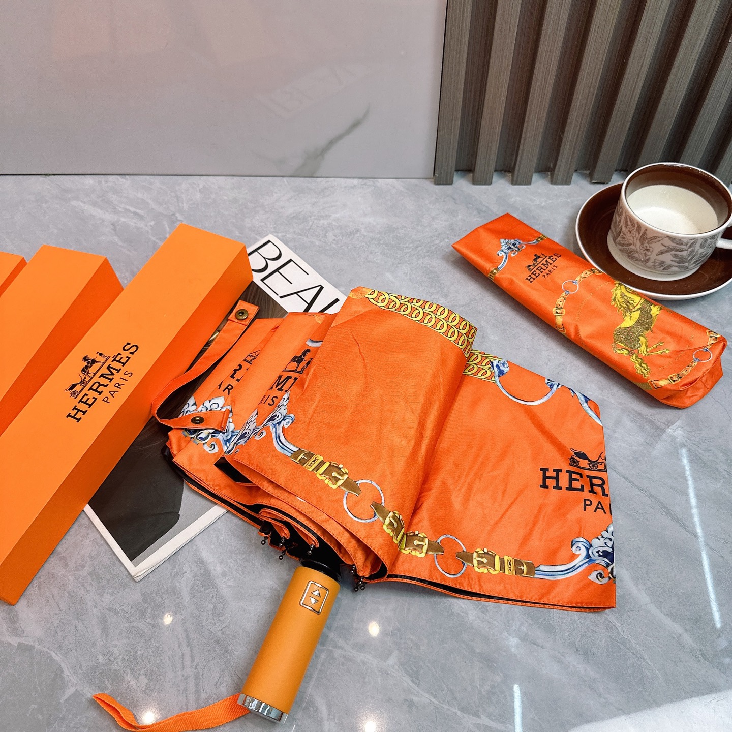  爱马仕HERMES 三折防晒睛雨伞🔥🔥 夏季新款 全自动折叠晴雨伞 
内里黑色涂层防晒有效阻隔紫外线9