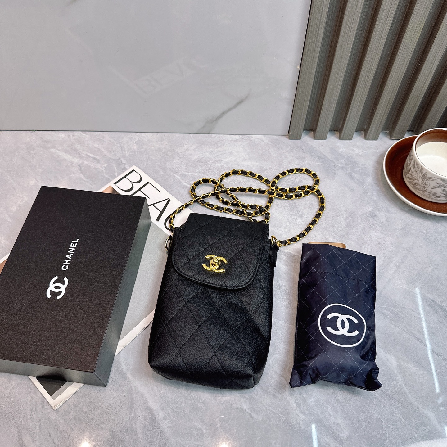 CHANEL（香奈儿）夏季新款 拼接五折晴雨伞 配送链包配套礼盒 链包可放手机 ，时尚博主人手一套，造型