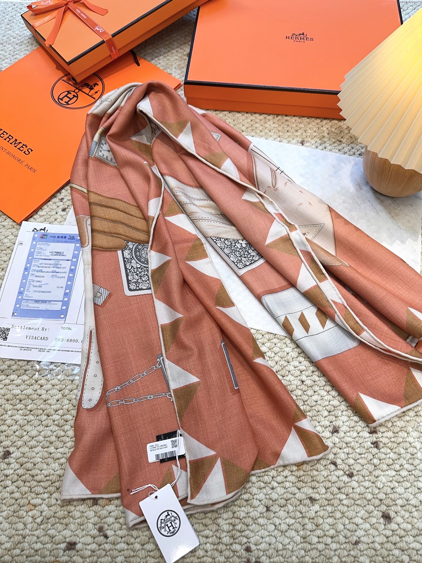 爱马仕（Hermes）上新💕【爱马仕2025春夏 】这款点睛配饰可以多种方式佩戴，与任何服饰皆搭配得宜。