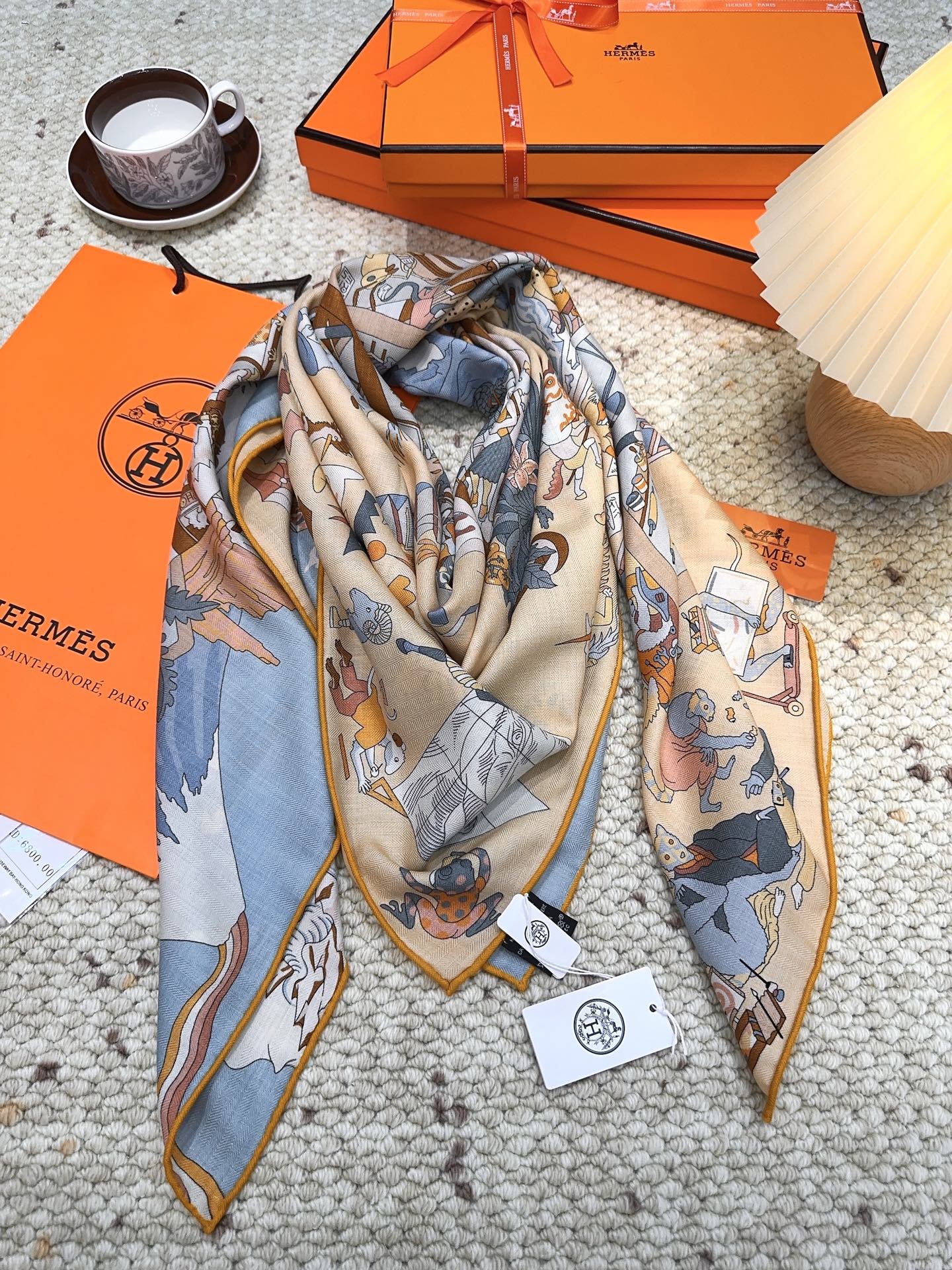 爱马仕（Hermes）2025年秋冬抢先 上新💞【双面同色丝毛方巾】手工卷边山羊绒和真丝混纺披肩（70%