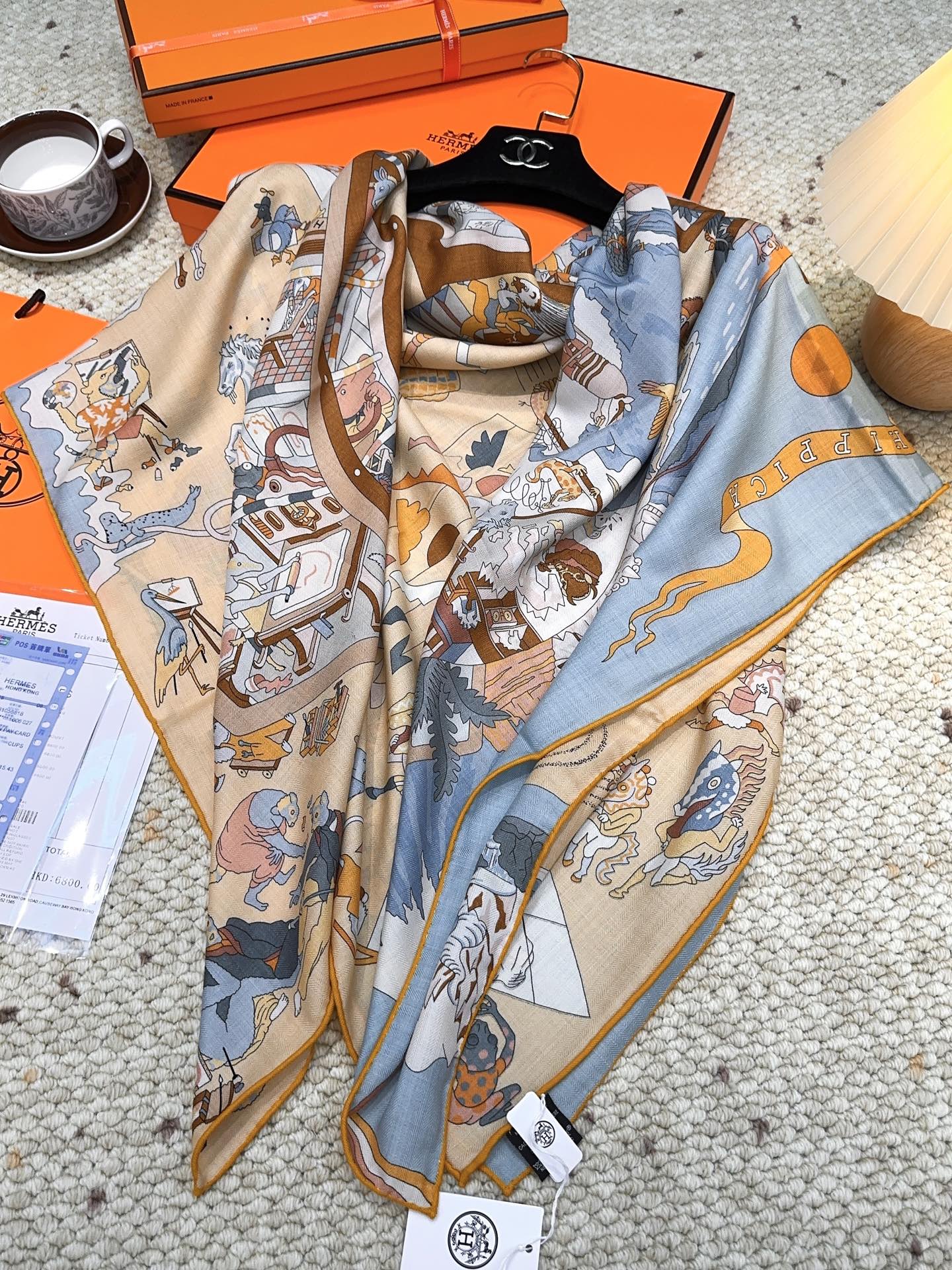 爱马仕（Hermes）2025年秋冬抢先 上新💞【双面同色丝毛方巾】手工卷边山羊绒和真丝混纺披肩（70%