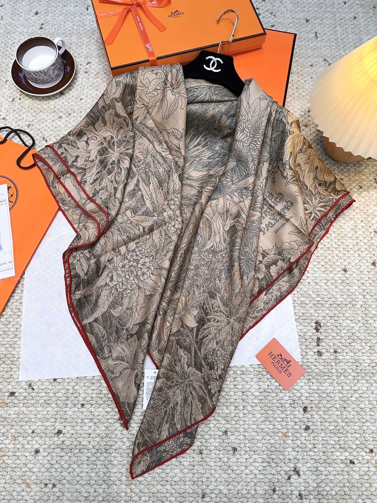 爱马仕(Hermes)羊绒新款🆕《巴勒莫植物园》羊绒方巾,顶级工艺超值‼️爱马仕专柜爆款🎁💟立体呈现图案