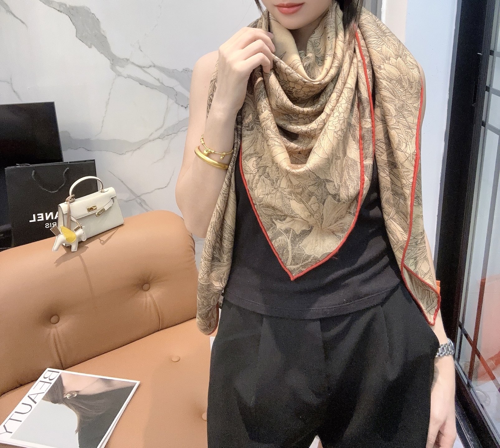 爱马仕（Hermes）羊绒新款🆕《巴勒莫植物园》羊绒方巾，顶级工艺超值‼️爱马仕专柜爆款🎁💟立体呈现图案