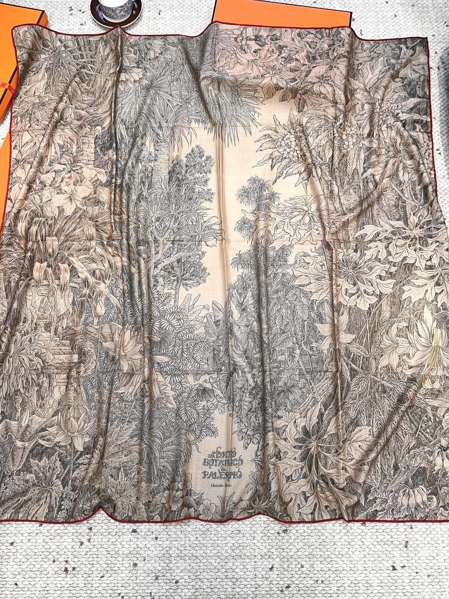 爱马仕(Hermes)羊绒新款🆕《巴勒莫植物园》羊绒方巾,顶级工艺超值‼️爱马仕专柜爆款🎁💟立体呈现图案