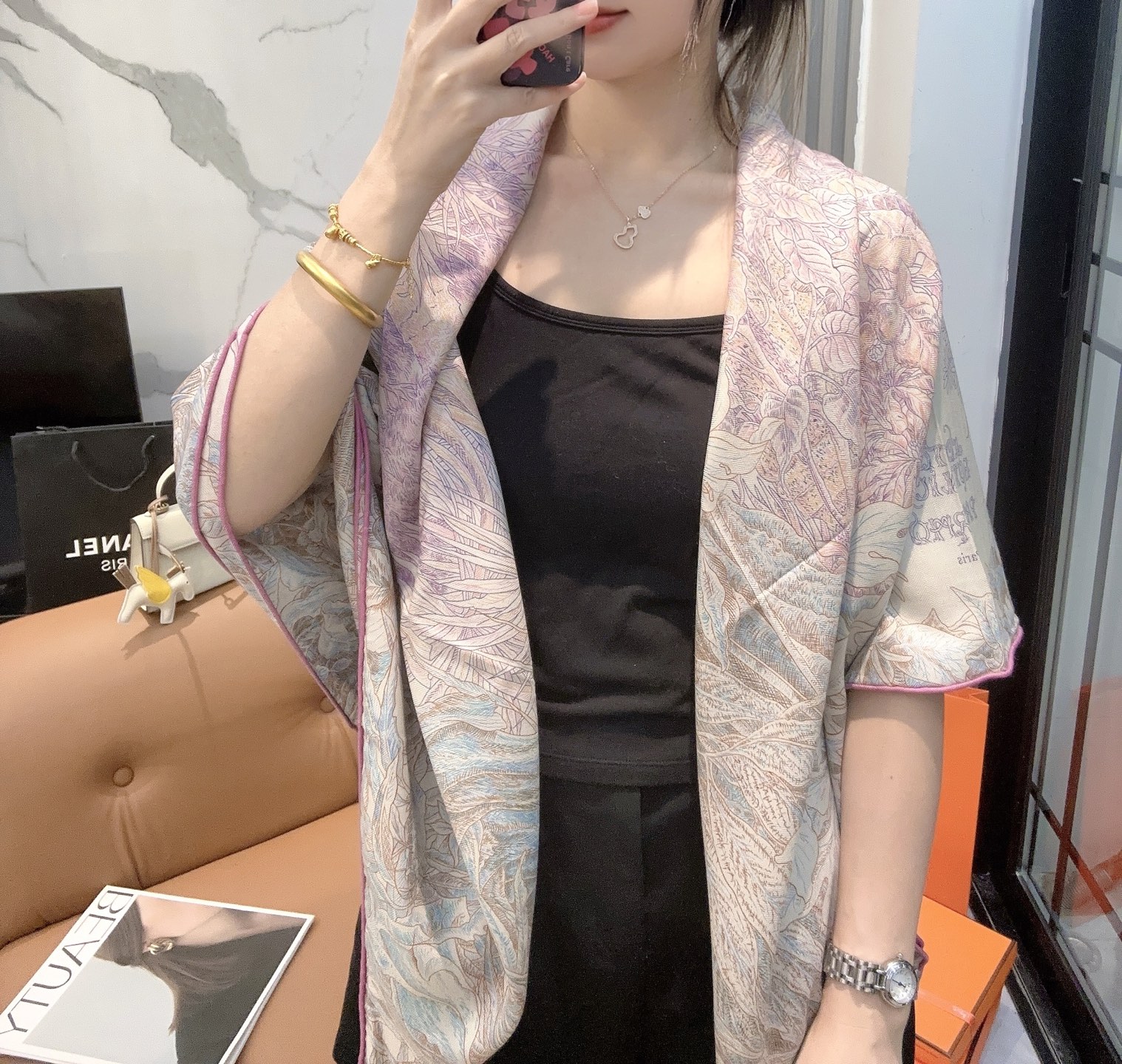 爱马仕（Hermes）羊绒新款🆕《巴勒莫植物园》羊绒方巾，顶级工艺超值‼️爱马仕专柜爆款🎁💟立体呈现图案