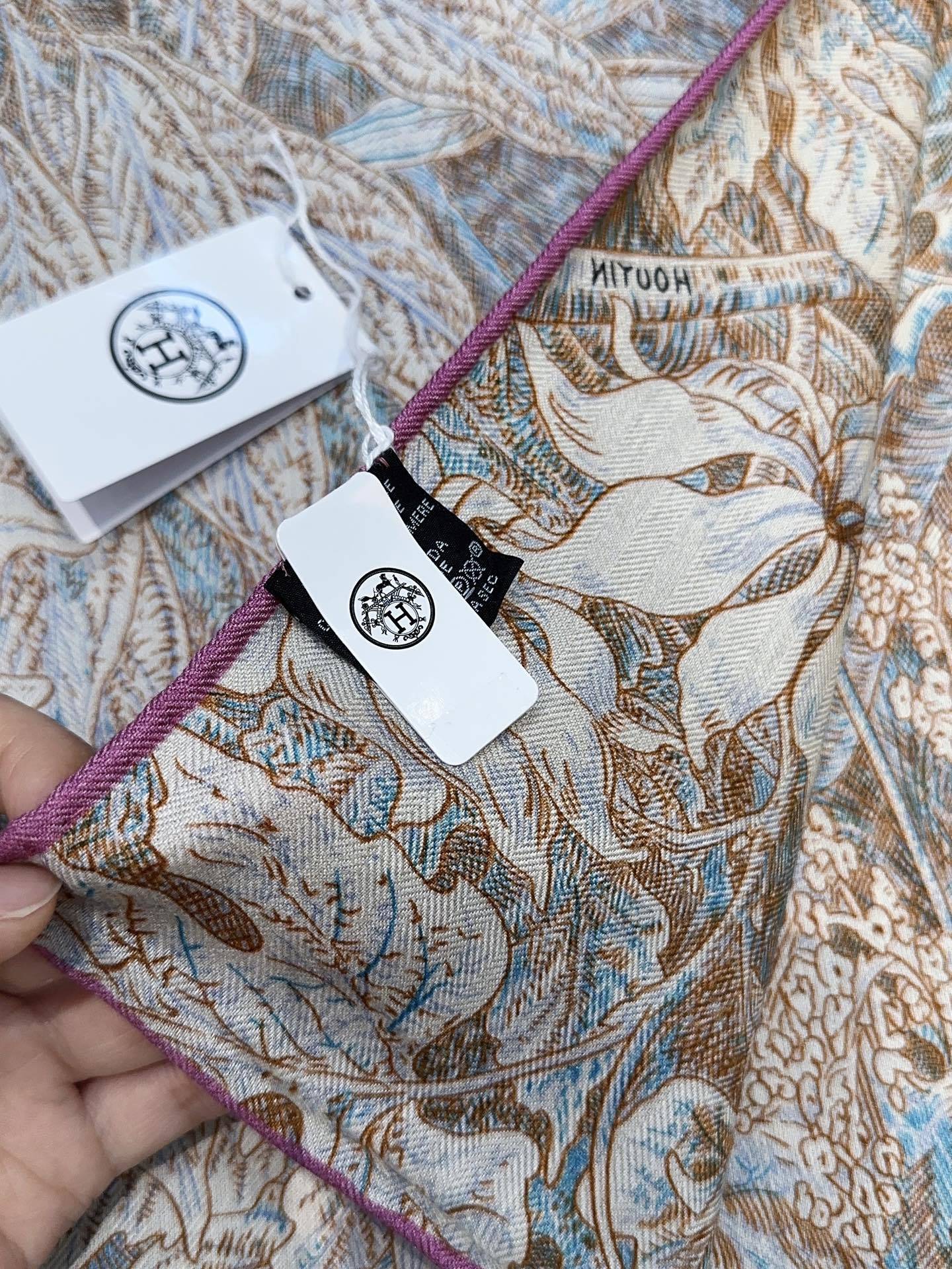 爱马仕(Hermes)羊绒新款🆕《巴勒莫植物园》羊绒方巾,顶级工艺超值‼️爱马仕专柜爆款🎁💟立体呈现图案