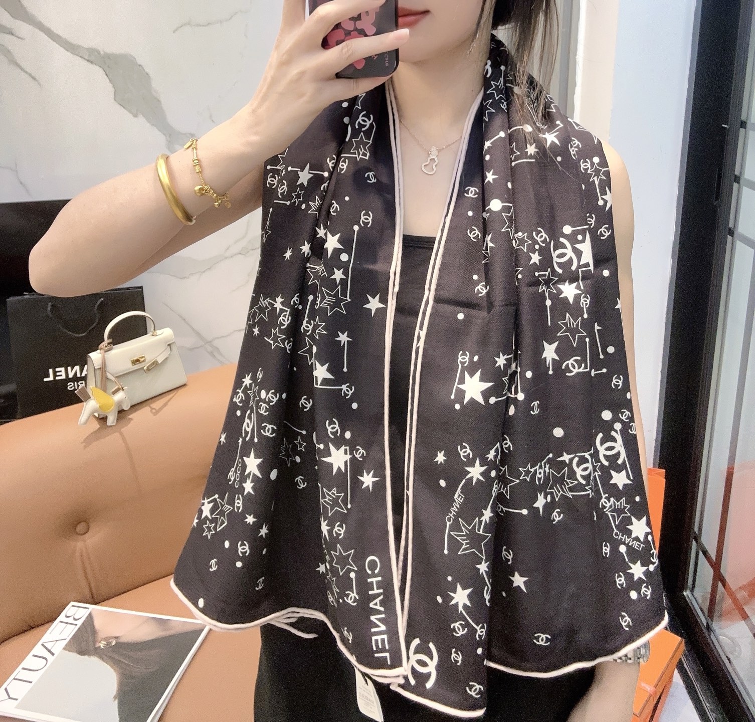 香奈儿（CHANEL）140*140上新❤️【真丝丝绒款】Chanel 【▪️温柔而娴静，箱包logo优