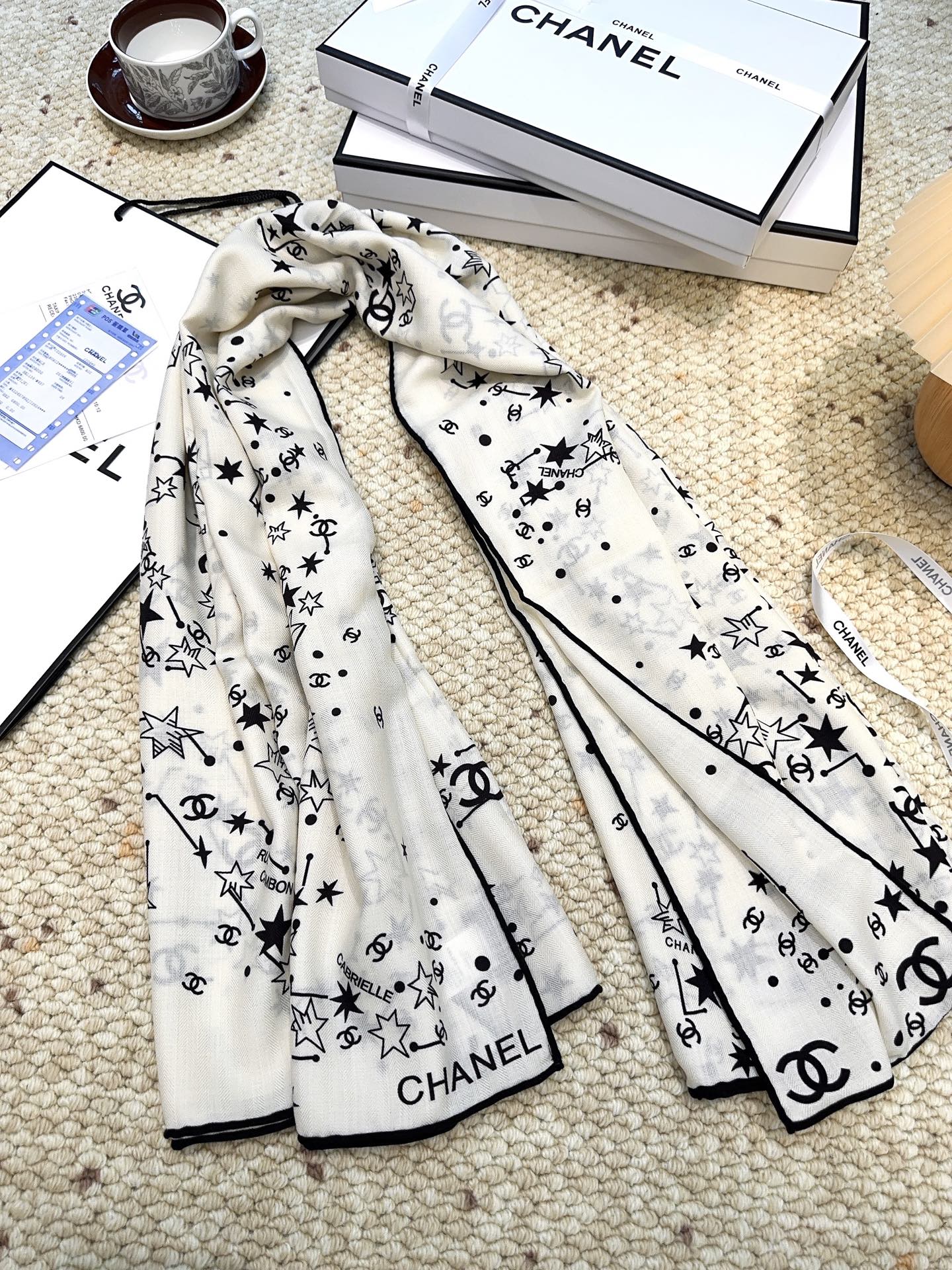 香奈儿(CHANEL)140*140上新❤️【真丝丝绒款】Chanel 【▪️温柔而娴静,箱包logo优