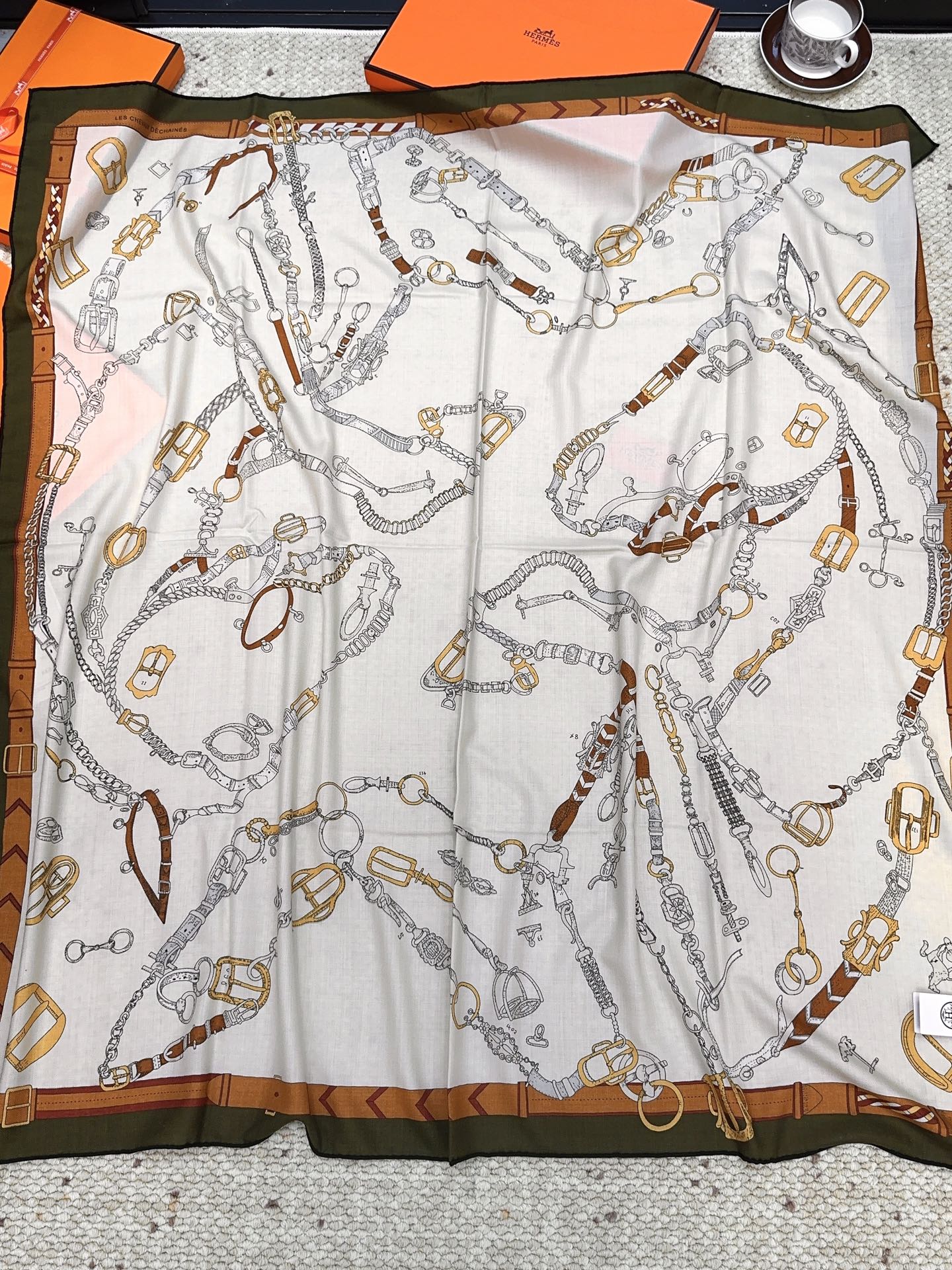  羊绒新款🆕👏👏买了都说好看‼️推荐💕爱马仕双面同色羊绒方巾 顶级工艺超值‼️爱马仕专柜爆款🎁💟立体呈现