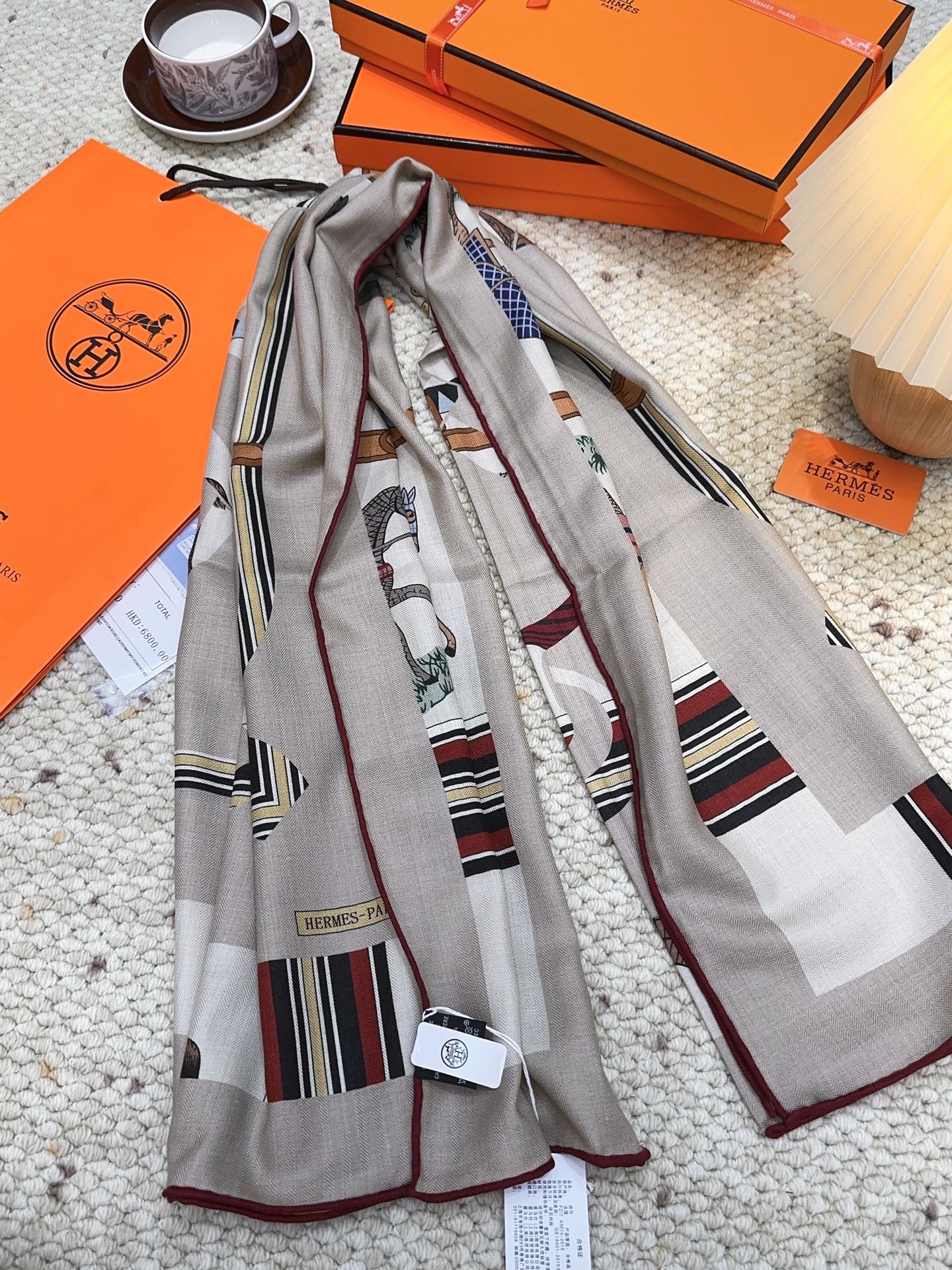 爱马仕（Hermes）上新💕【爱马仕2025春夏 】这款点睛配饰可以多种方式佩戴，与任何服饰皆搭配得宜。