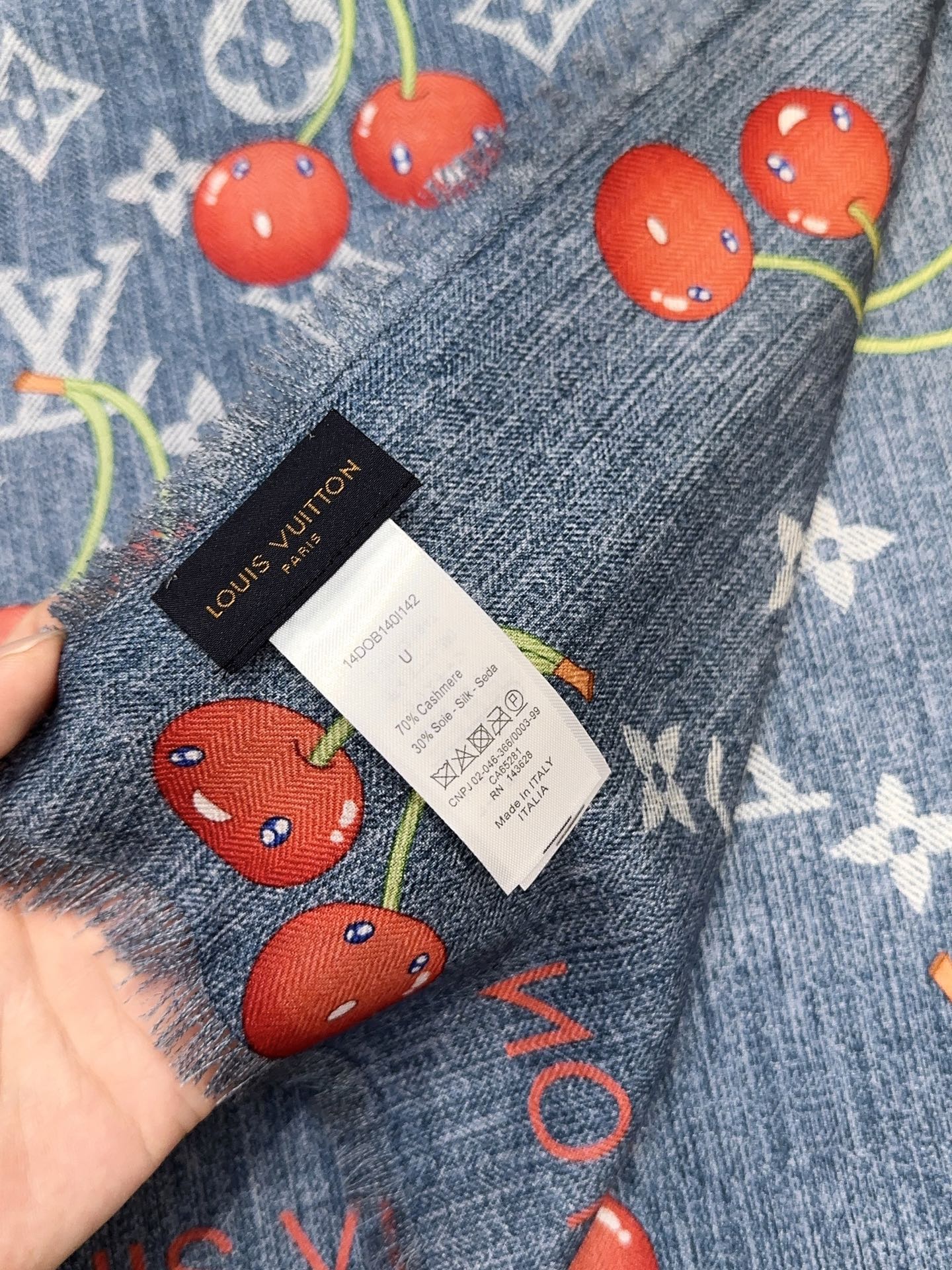 LV（路易威登）X TM MONOGRAMCERISE 140丝毛方巾【140双面丝毛同色】LV × T