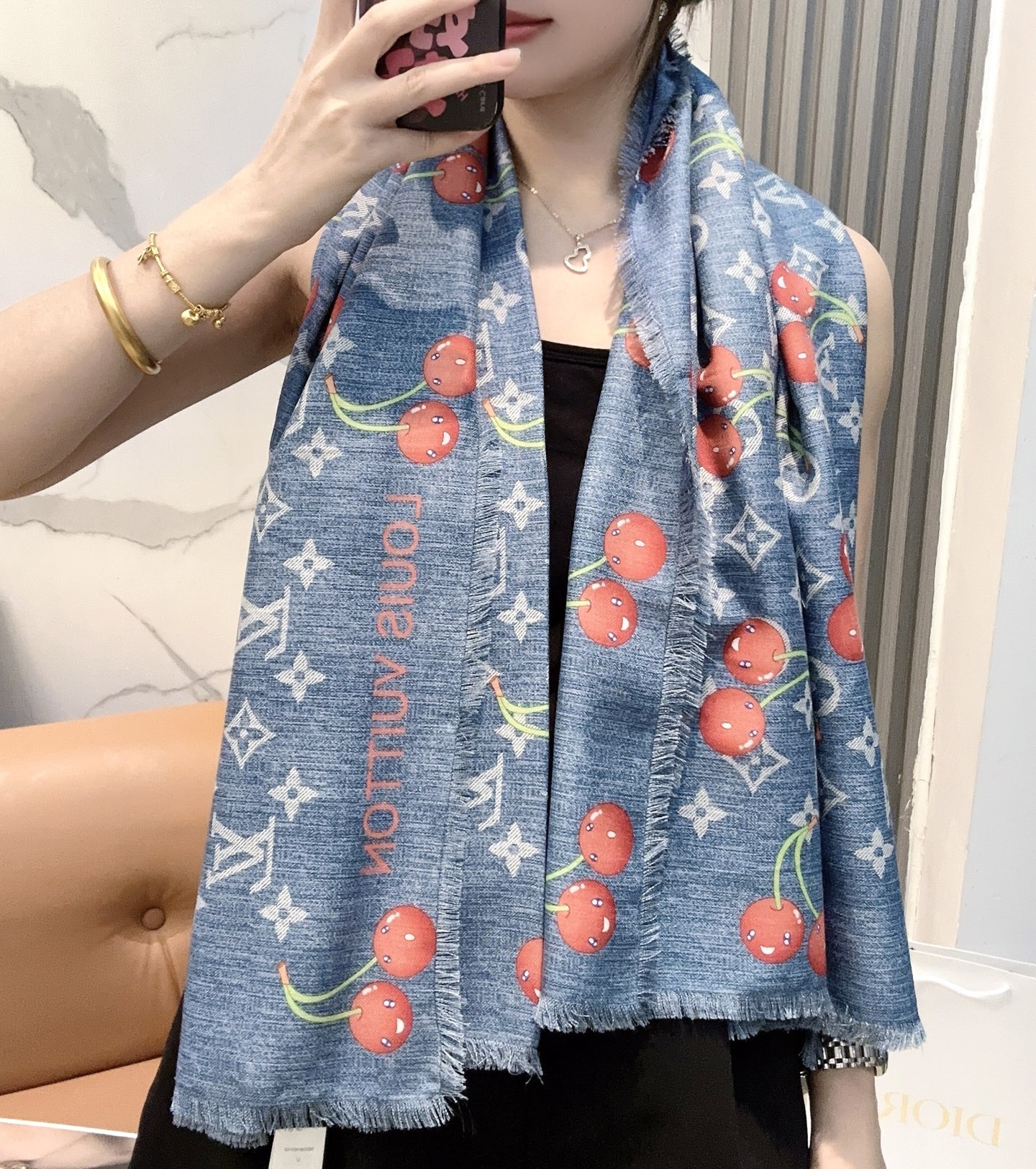 LV（路易威登）X TM MONOGRAMCERISE 140丝毛方巾【140双面丝毛同色】LV × T