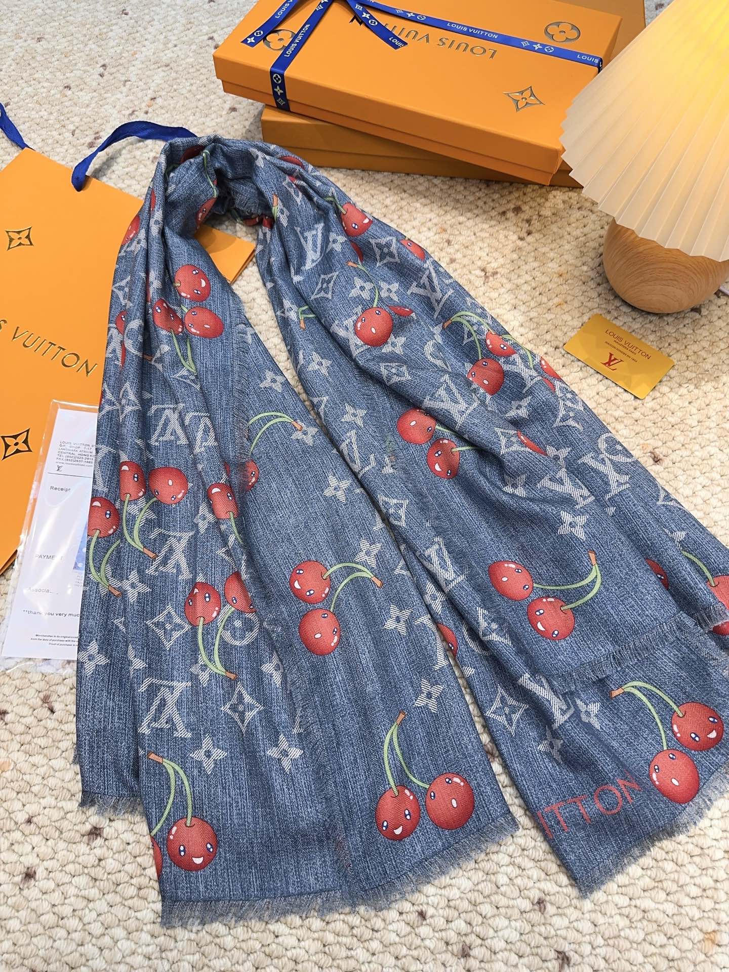 LV（路易威登）X TM MONOGRAMCERISE 140丝毛方巾【140双面丝毛同色】LV × T