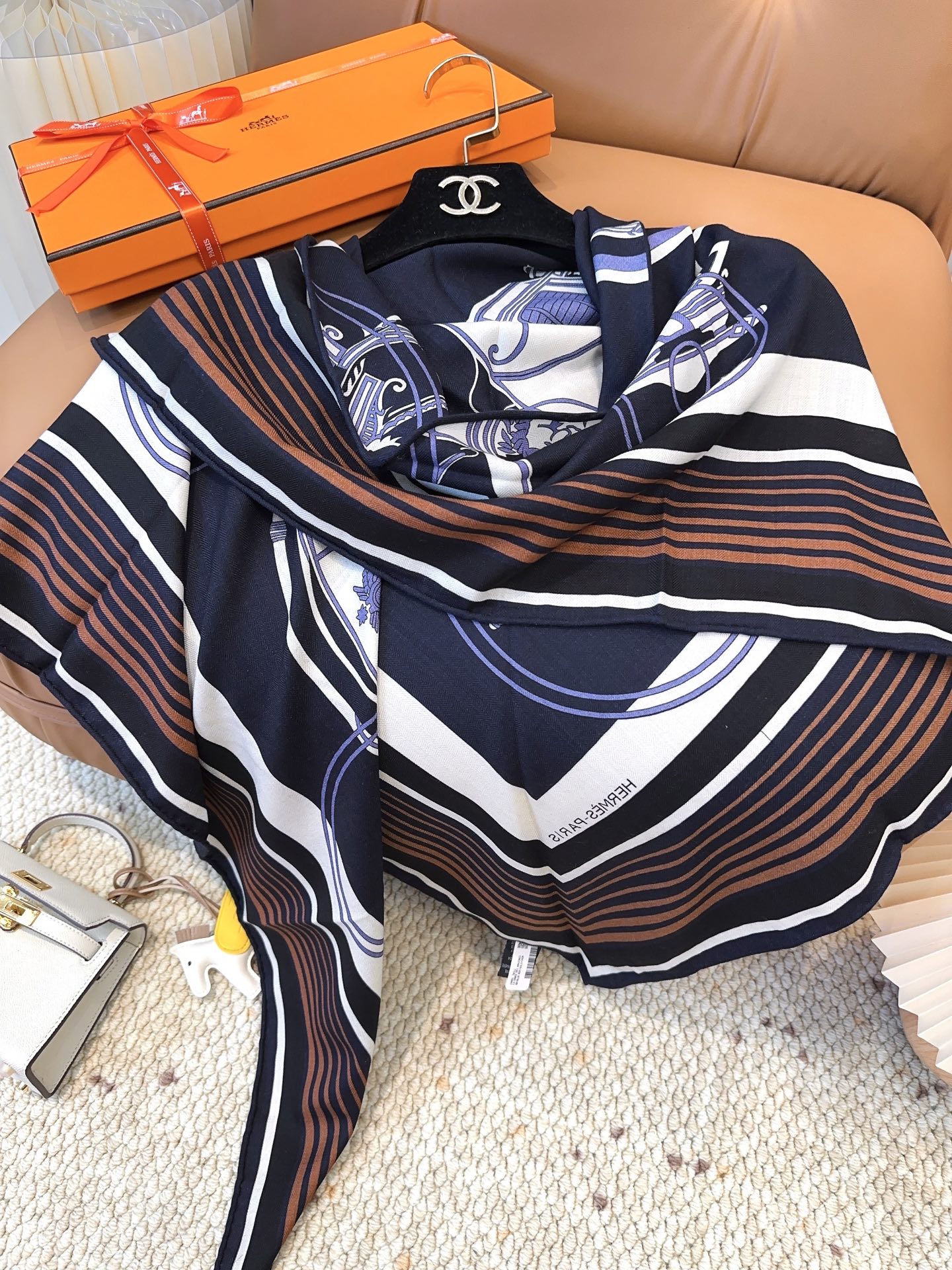 又一重磅来袭【藏书票 三角巾】精致手工卷边 又重塑经典！1923年Emile-Maurice Herme