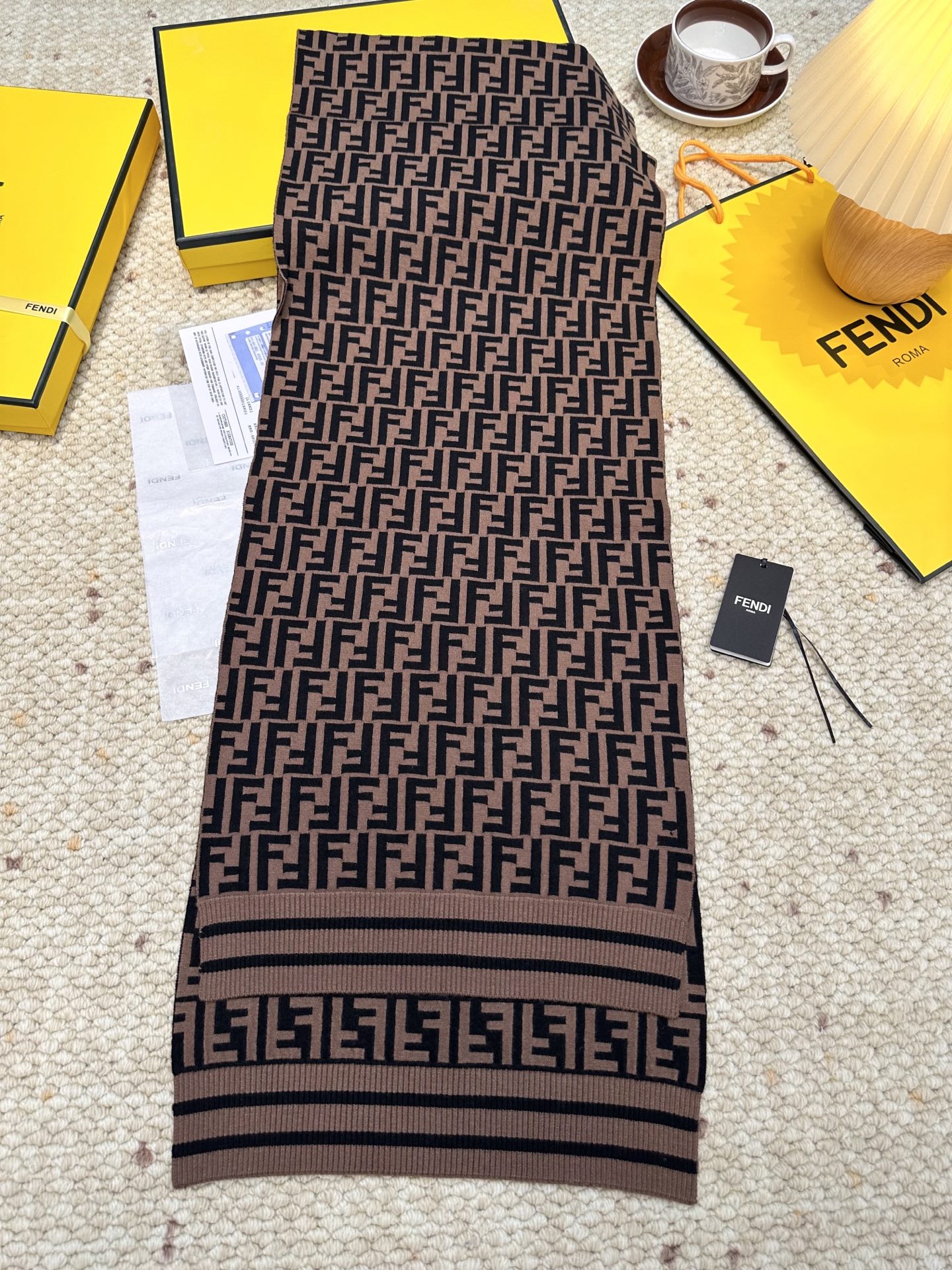 🆕Fendi · 经典FF针织长巾❗️芬迪 喜欢小众不撞款的Fendi推荐入！】时髦过冬！！非常的低调奢