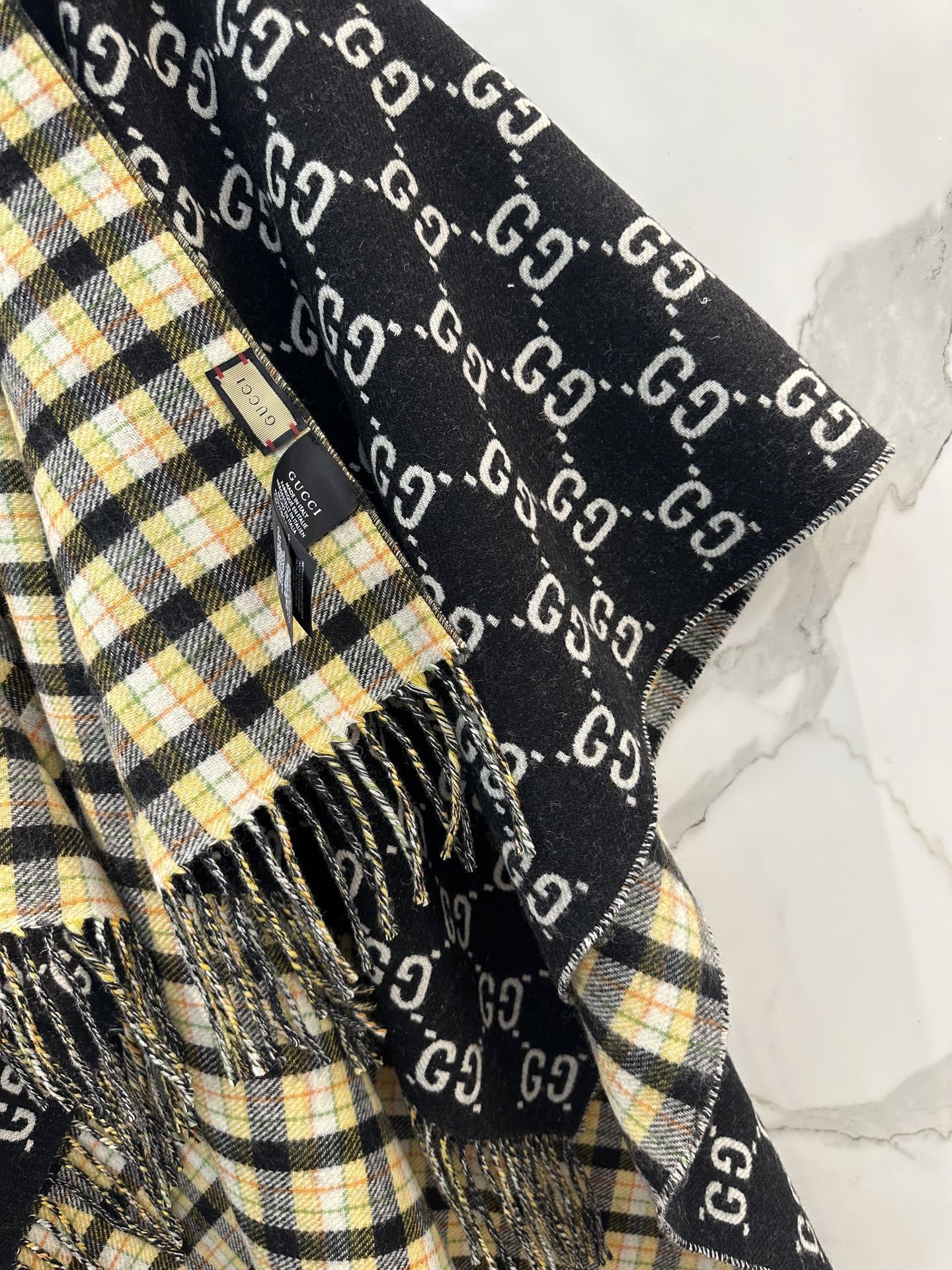 。GUCCI(古驰)原单代工厂出品,最新款双G斗篷英伦格双面斗篷,男女通用款,这是一款苏格兰风格-双面重