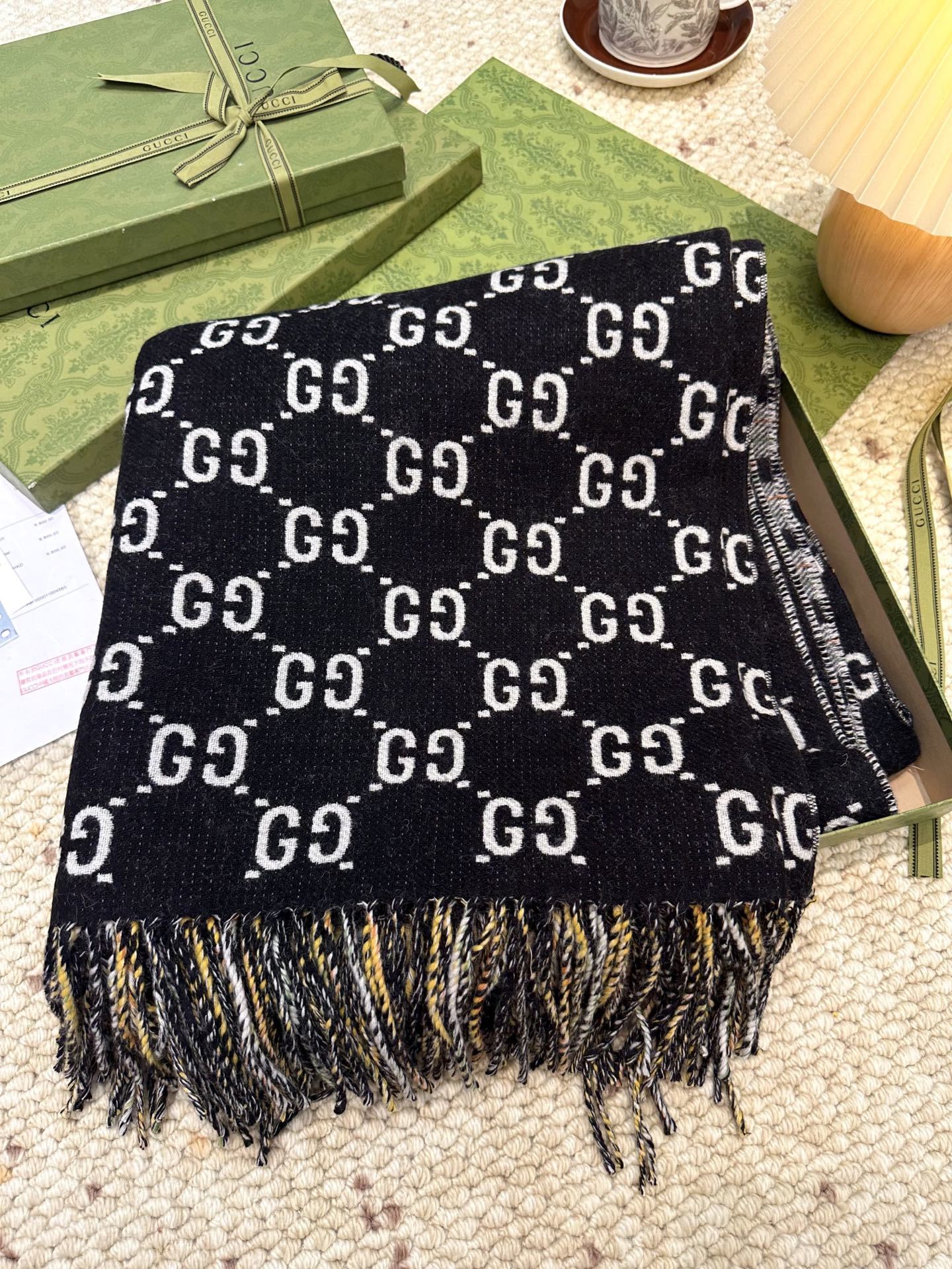 。GUCCI(古驰)原单代工厂出品,最新款双G斗篷英伦格双面斗篷,男女通用款,这是一款苏格兰风格-双面重