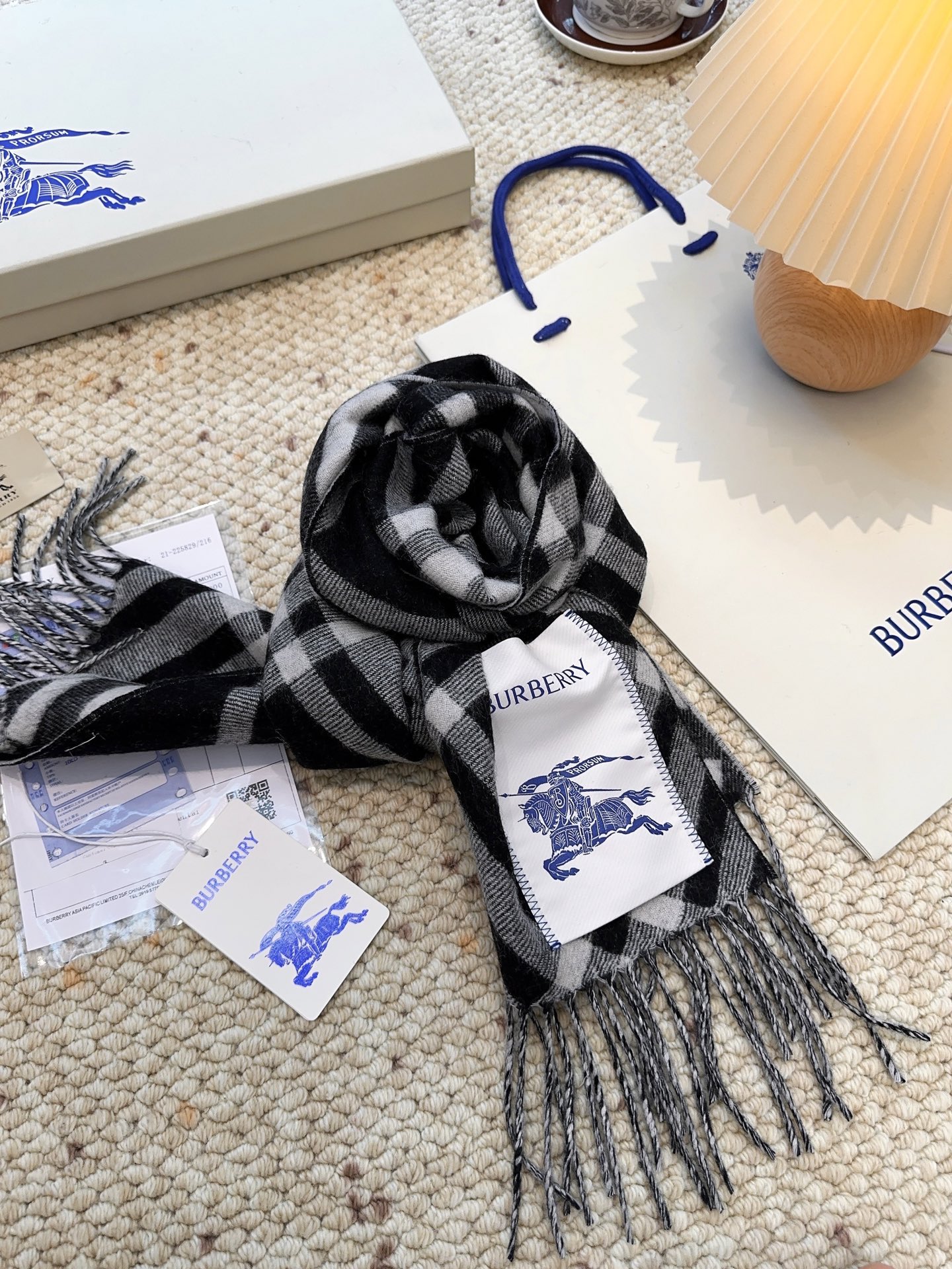 2025（burerry）怒推走量新款🎊巴宝莉官网最新款💥 100%顶级双面山羊绒材质🔥非常保暖👑 柔软