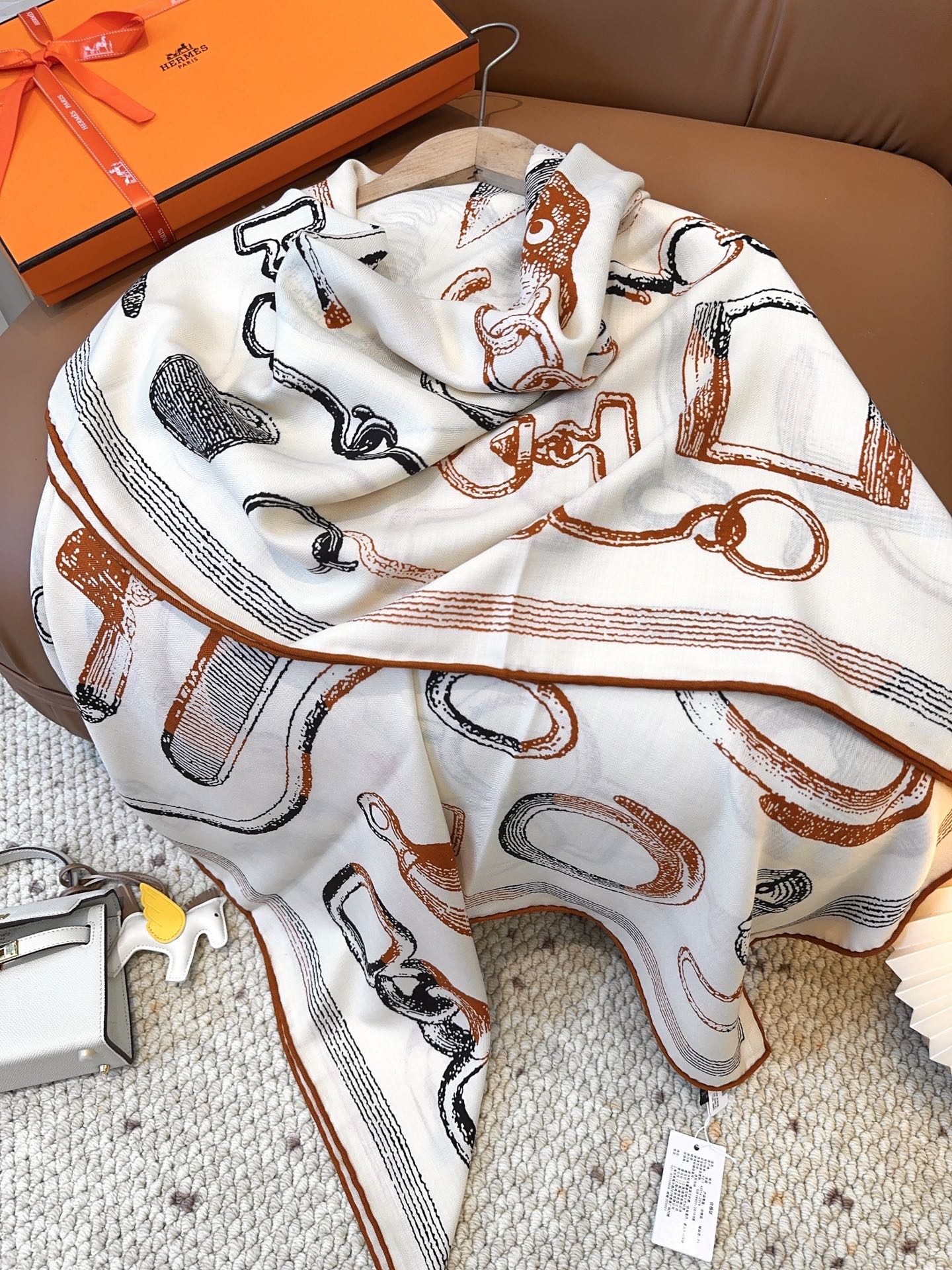 爱马仕(Hermes)【💗】 | “马具故事的诗意回顾”140披肩 【三色 上新❤️】 永远秉承高品质天