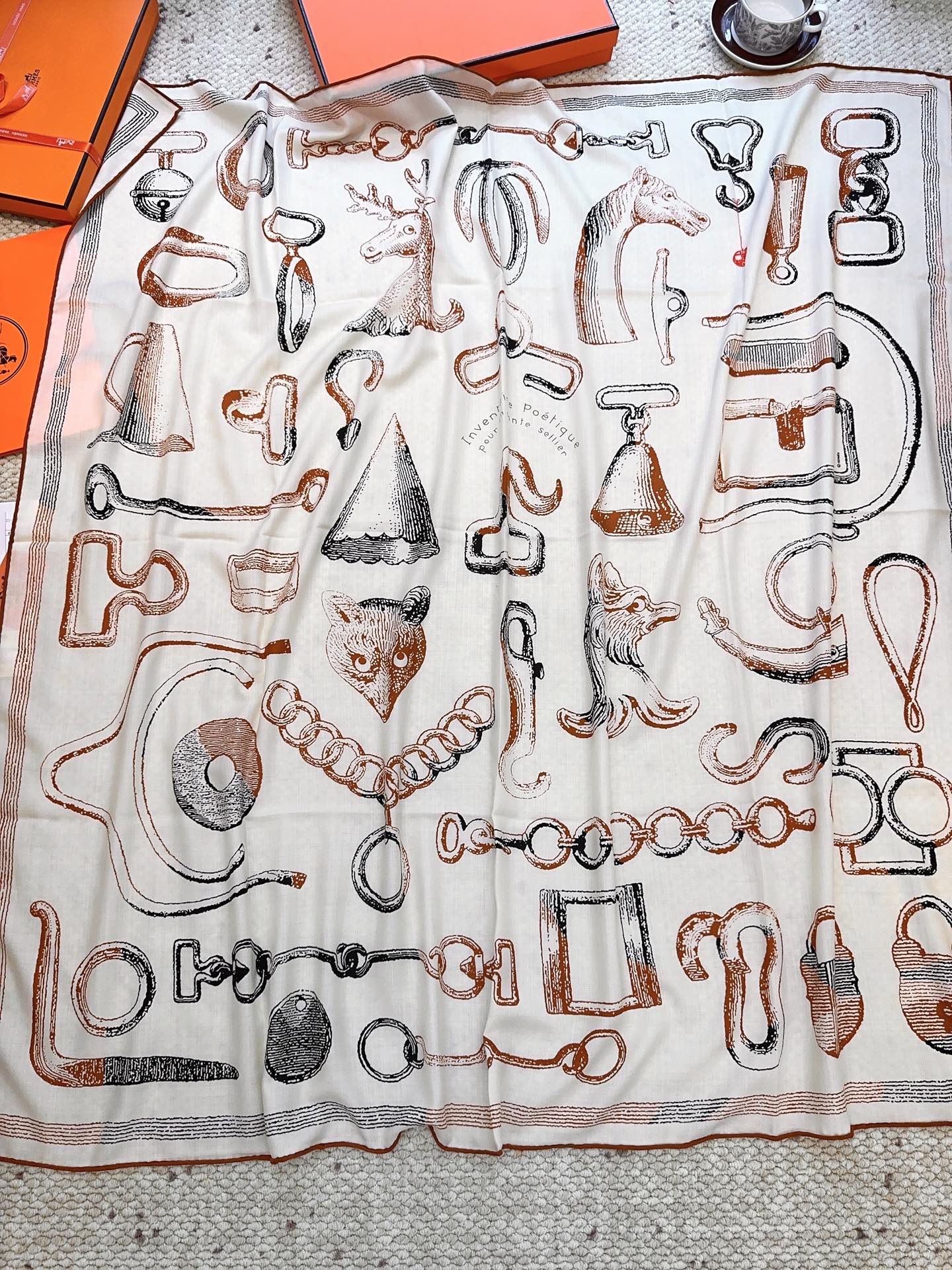 爱马仕(Hermes)【💗】 | “马具故事的诗意回顾”140披肩 【三色 上新❤️】 永远秉承高品质天