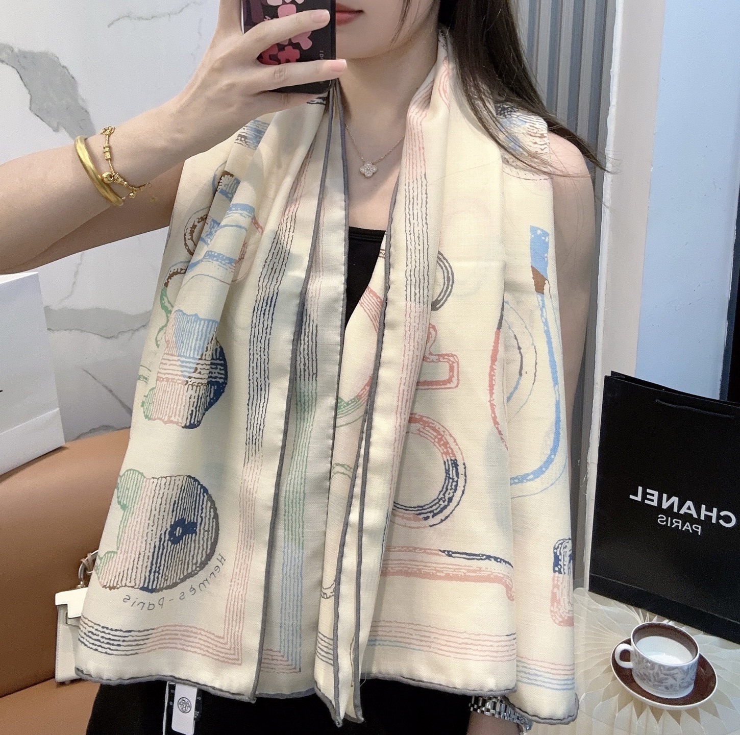 爱马仕(Hermes)【💗】 | “马具故事的诗意回顾”140披肩 【三色 上新❤️】 永远秉承高品质天