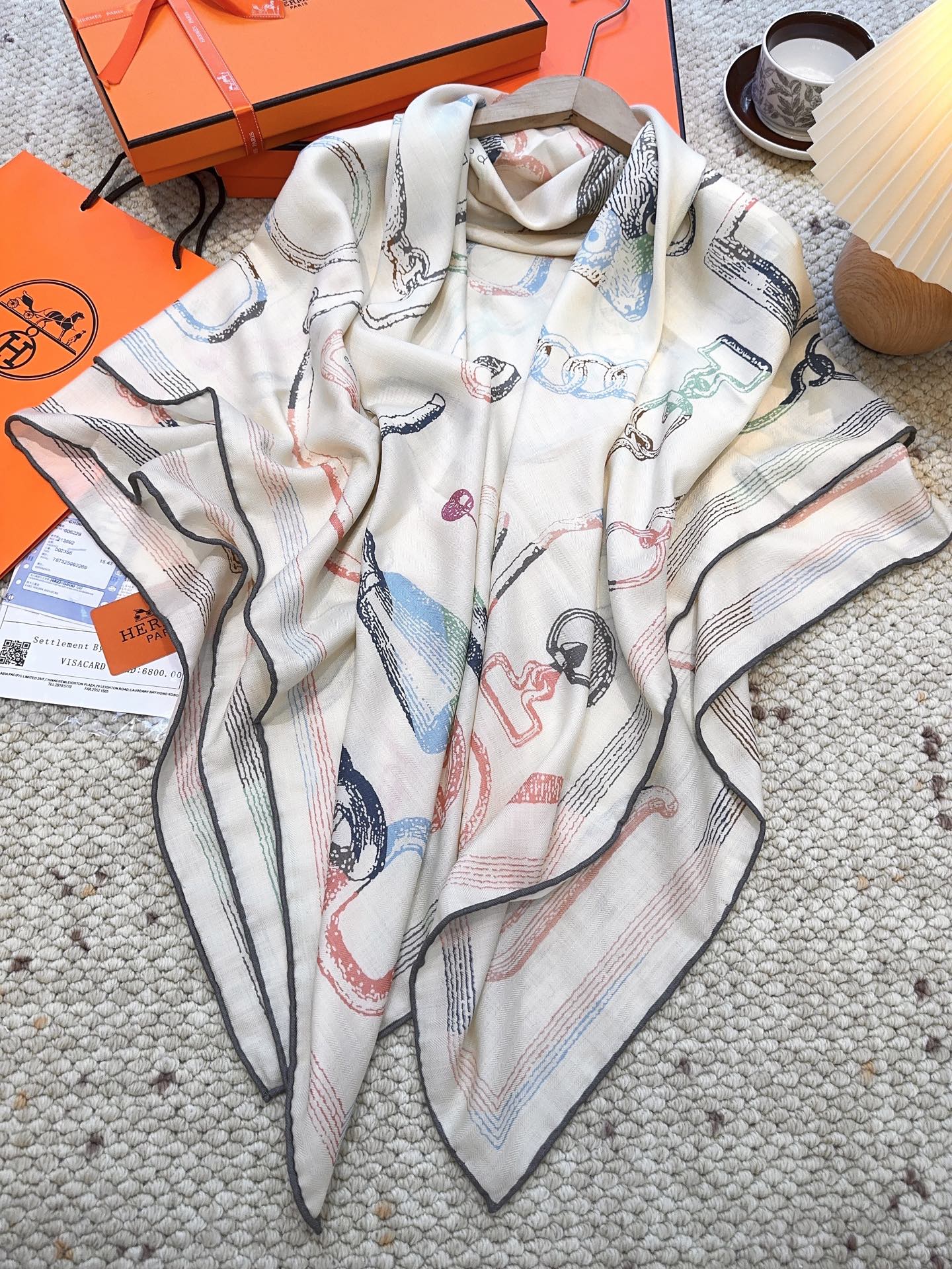 爱马仕(Hermes)【💗】 | “马具故事的诗意回顾”140披肩 【三色 上新❤️】 永远秉承高品质天