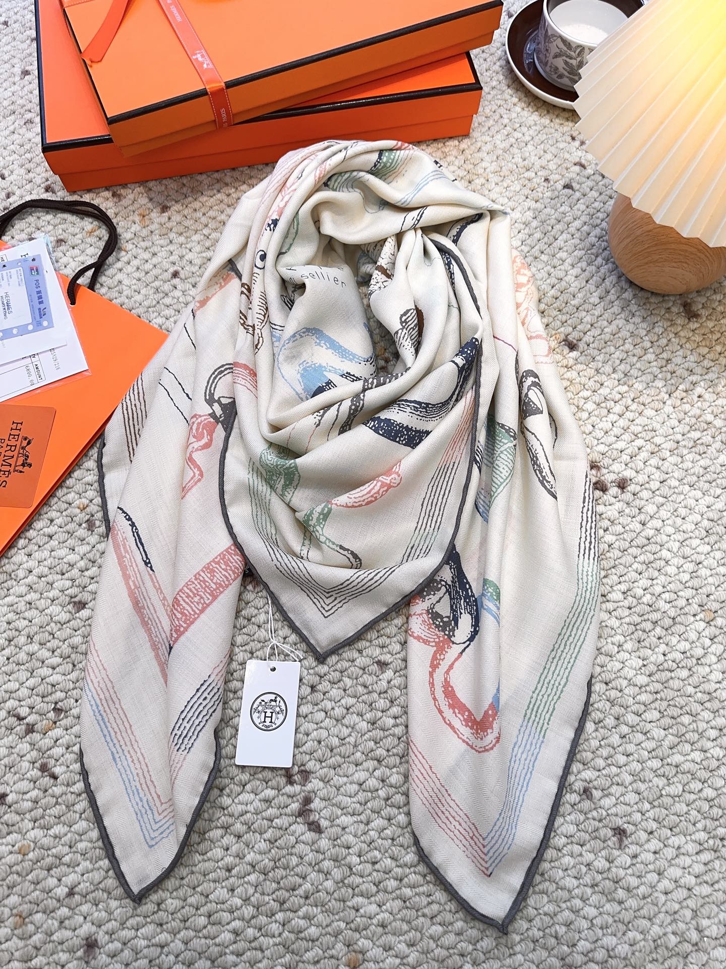 爱马仕(Hermes)【💗】 | “马具故事的诗意回顾”140披肩 【三色 上新❤️】 永远秉承高品质天