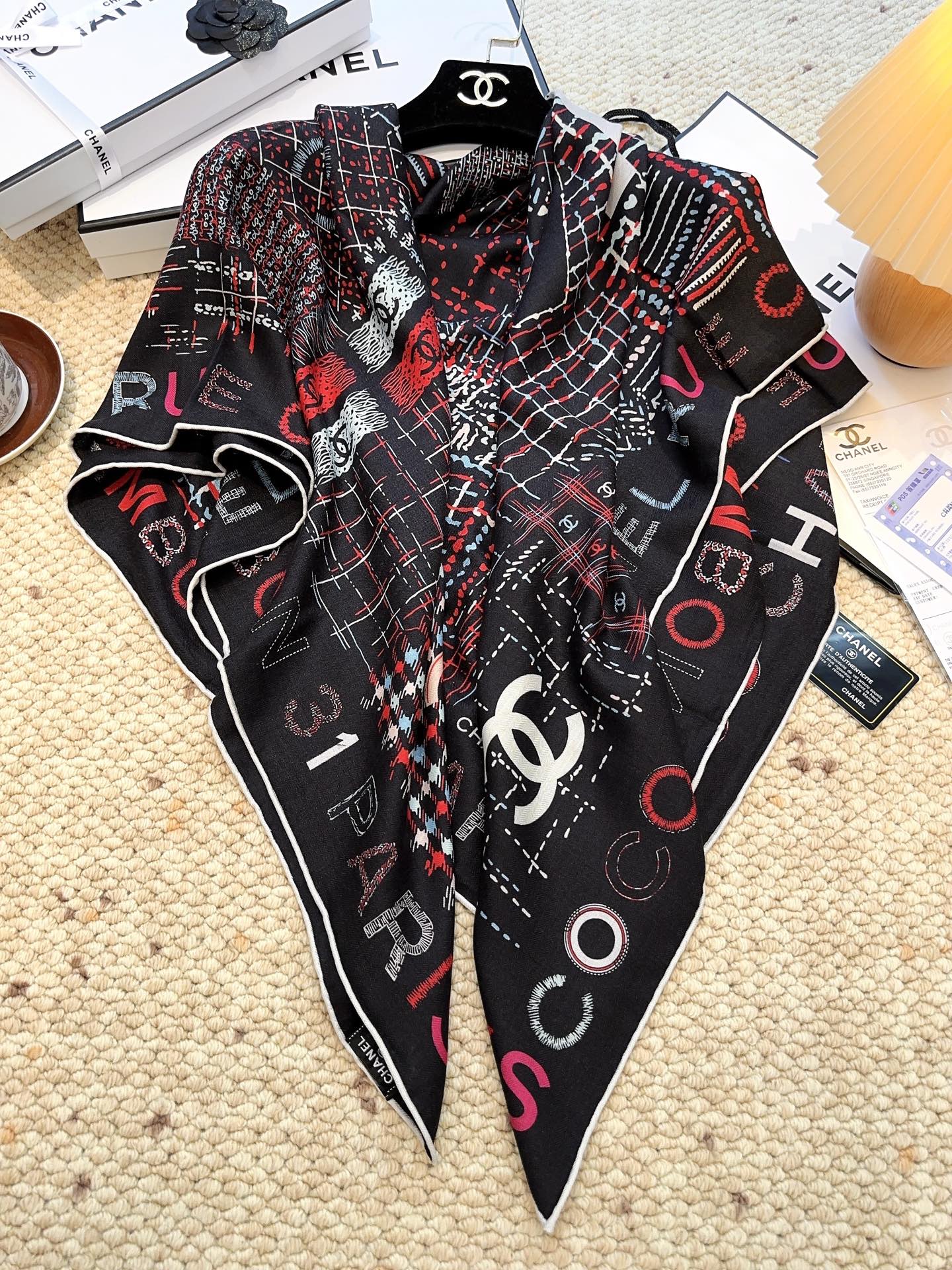 香奈儿上新❤️【Chanel】 经典茶花优雅Coco风，Chanel最新丝绒大方巾~气质到骨子里，香奶奶