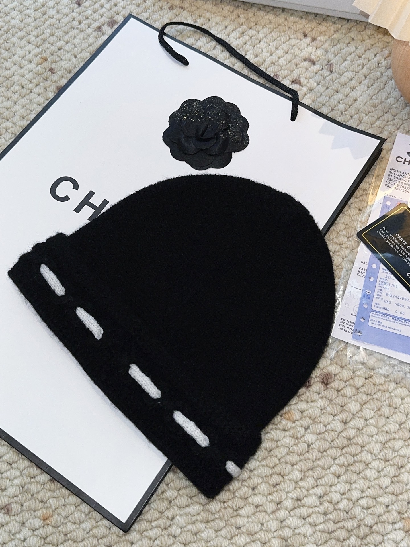 ￥415 围巾  帽子 可单选
上新！Chanel（香奈儿）拼色条纹围巾
选用羊毛混纺材质 7针拔花工艺