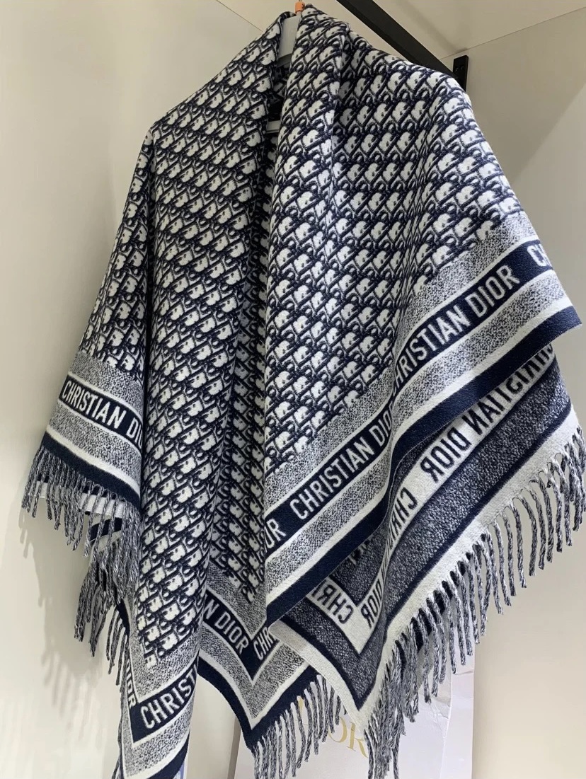 ✔️【顶级版本】DIOR 迪奥CD提花logo印花大方巾围巾披肩毛毯三用，这款围巾超级大，尺寸达到140