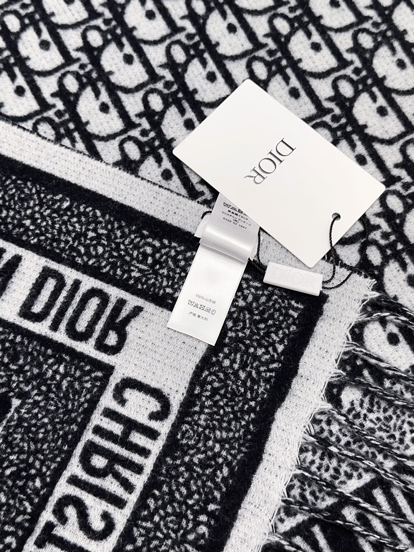 ✔️【顶级版本】DIOR 迪奥CD提花logo印花大方巾围巾披肩毛毯三用，这款围巾超级大，尺寸达到140