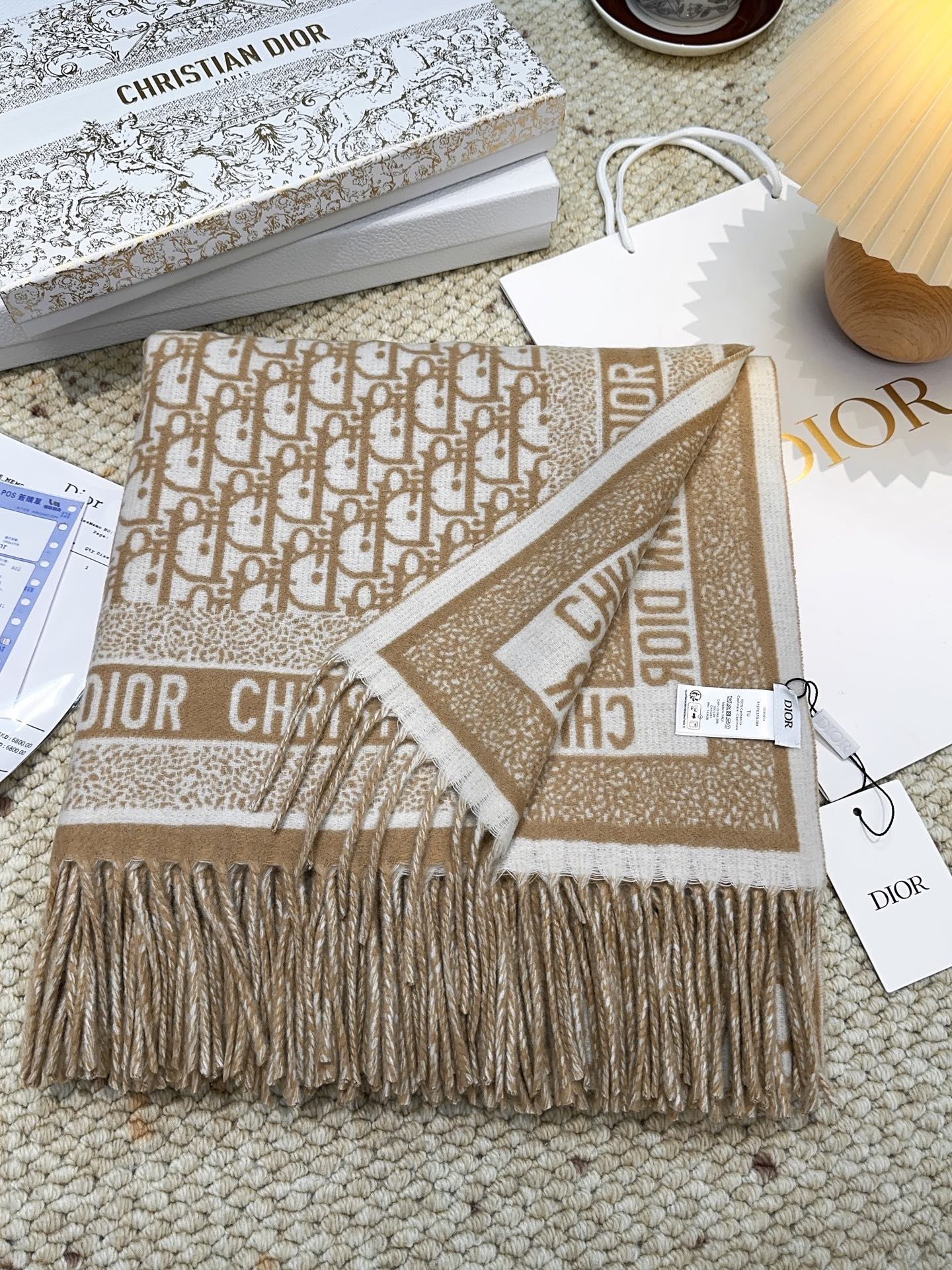 ✔️【顶级版本】DIOR 迪奥CD提花logo印花大方巾围巾披肩毛毯三用，这款围巾超级大，尺寸达到140