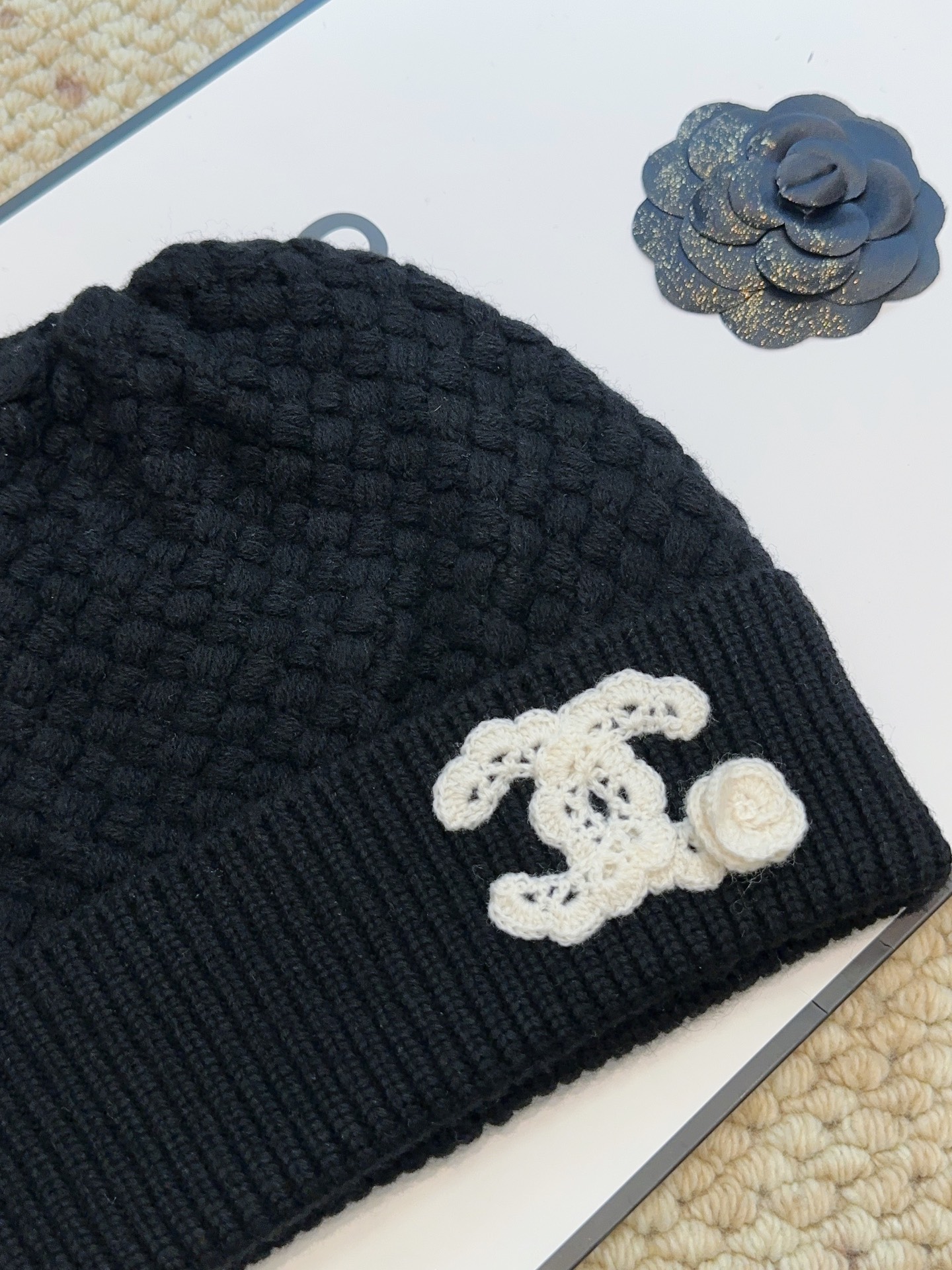 Chanel CHANEL（香奈儿） | 双C山茶花菠萝针织冷帽 推荐