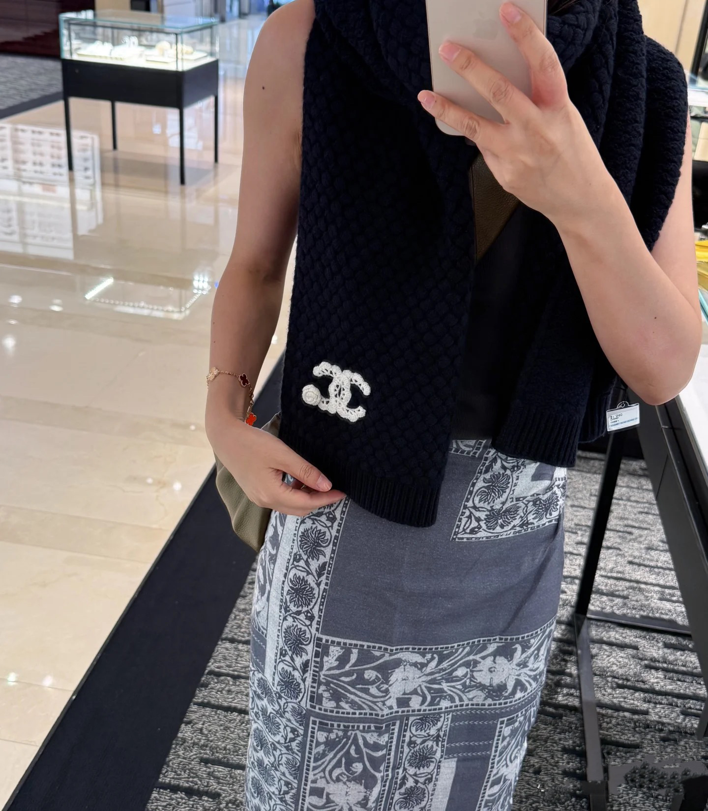 Chanel CHANEL（香奈儿） | 双C山茶花菠萝针织冷帽 推荐