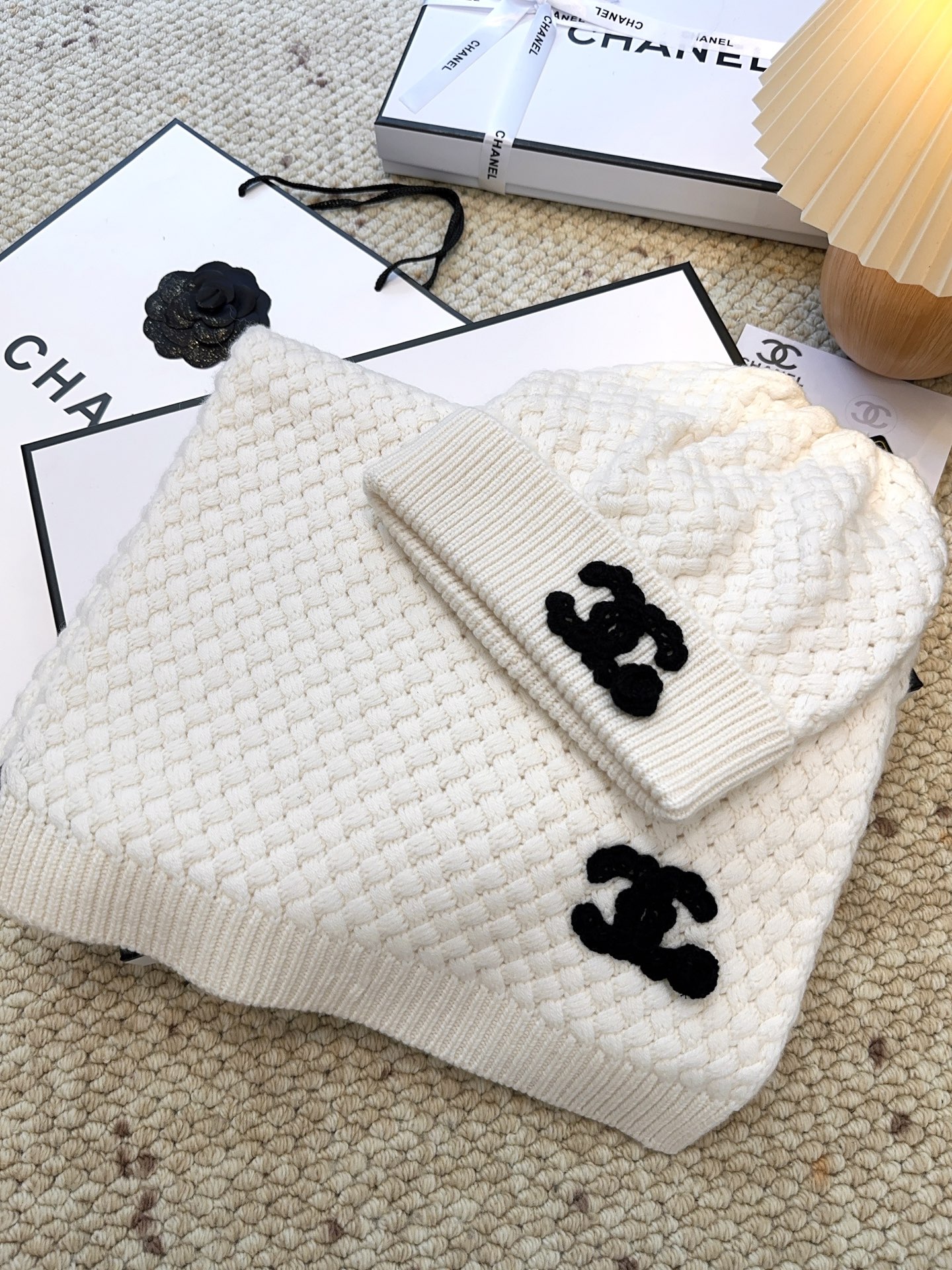 Chanel CHANEL（香奈儿） | 双C山茶花菠萝针织冷帽 推荐
