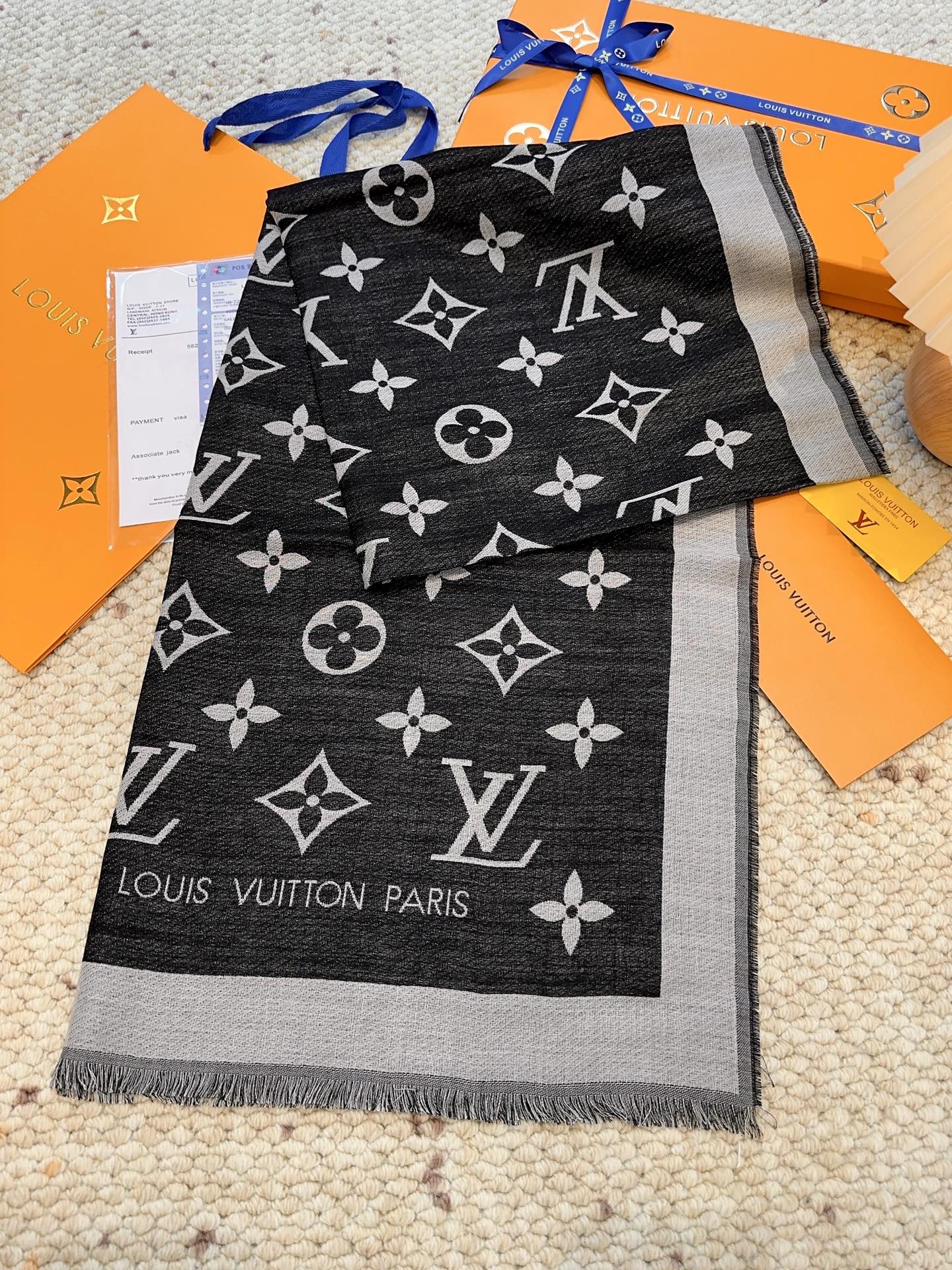 L家羊绒新款 买了都说好看‼️推荐💕双面双色羊绒长巾‼️驴家ZG爆款🎁💟立体呈现图案纹路实物档次极高👍👍