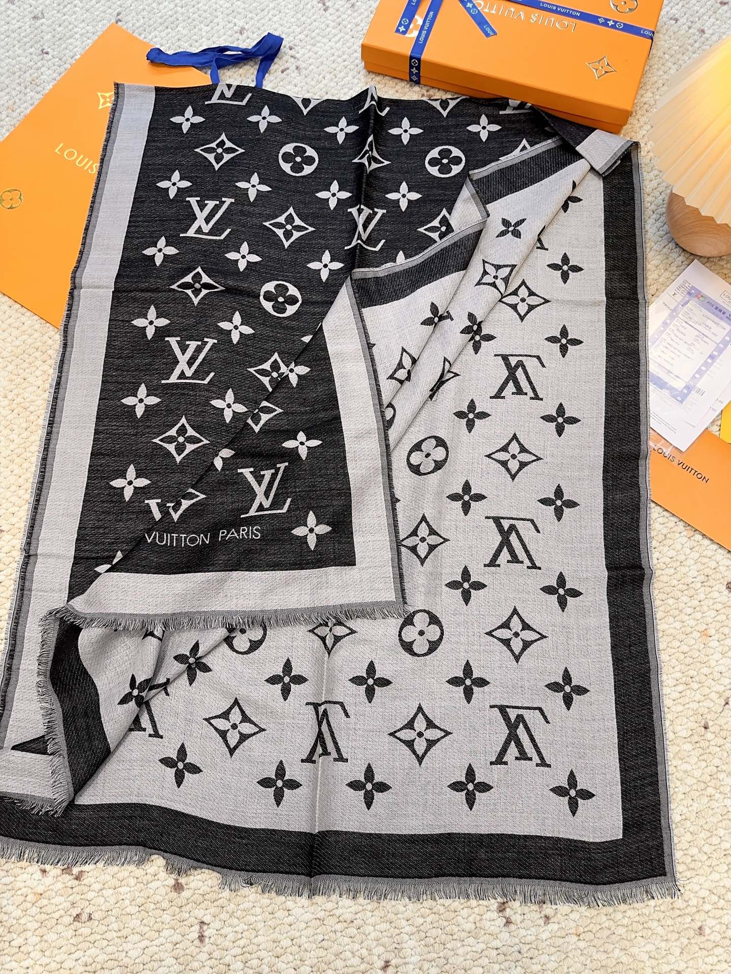 L家羊绒新款 买了都说好看‼️推荐💕双面双色羊绒长巾‼️驴家ZG爆款🎁💟立体呈现图案纹路实物档次极高👍👍