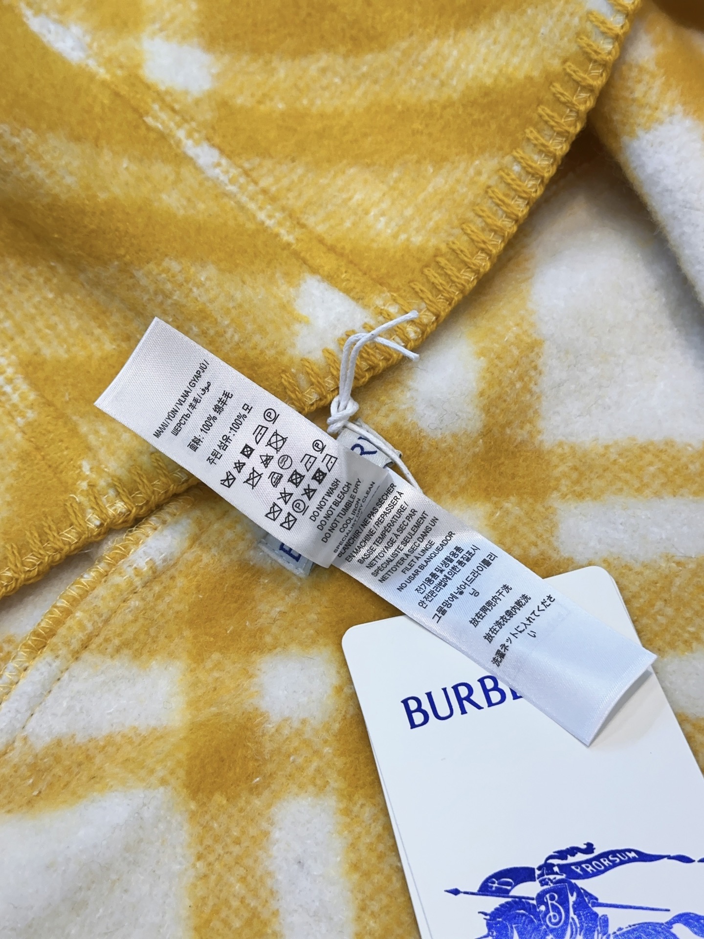 𝐁𝐔𝐑𝐁𝐄𝐑𝐑𝐘 走秀款🔥《骑士马连帽围巾》Size：195x30cm 100%羊毛 马术骑士徽标落款，