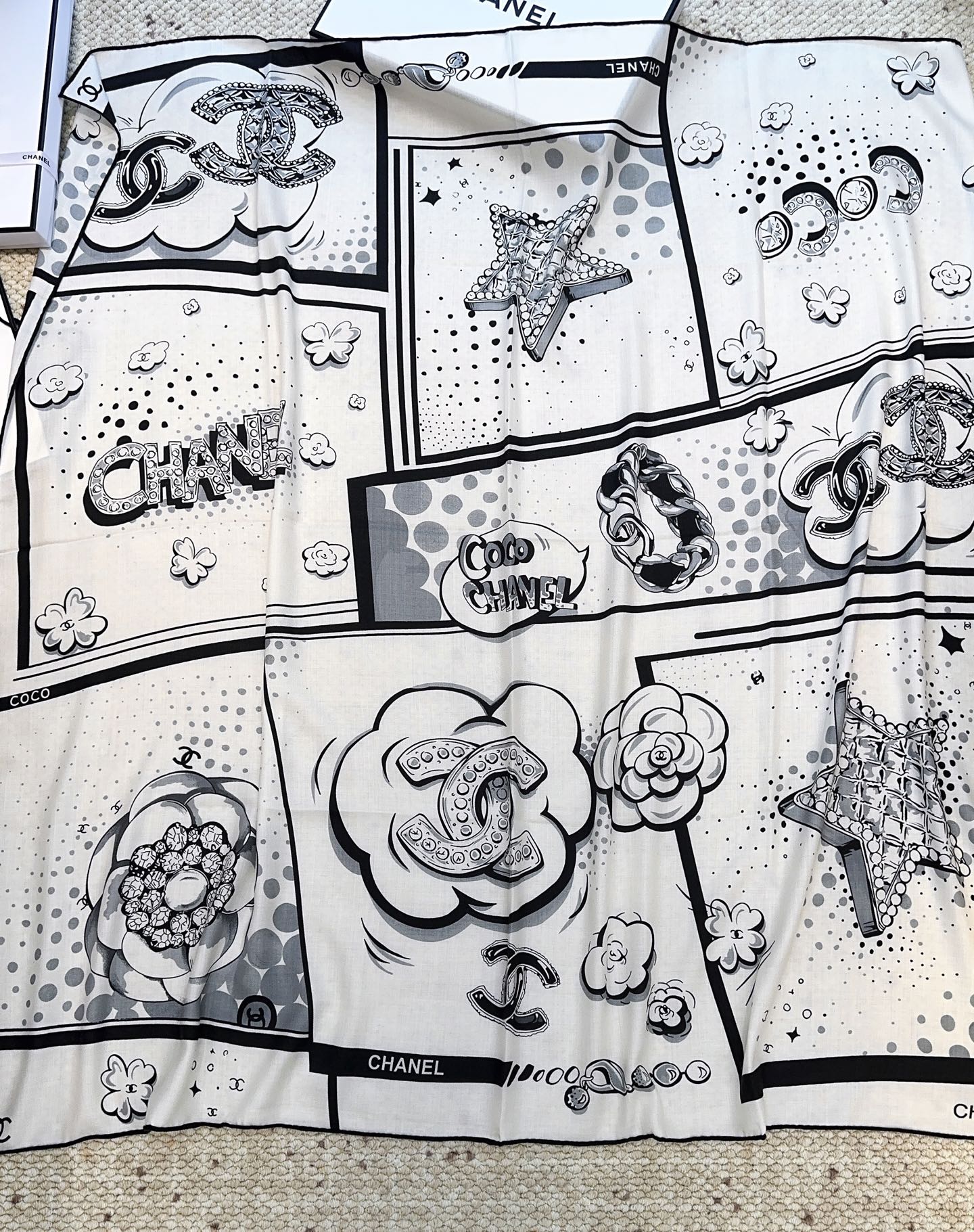 香奈儿（CHANEL）140*140上新❤️【真丝丝绒款】Chanel 【▪️温柔而娴静，logo优雅气