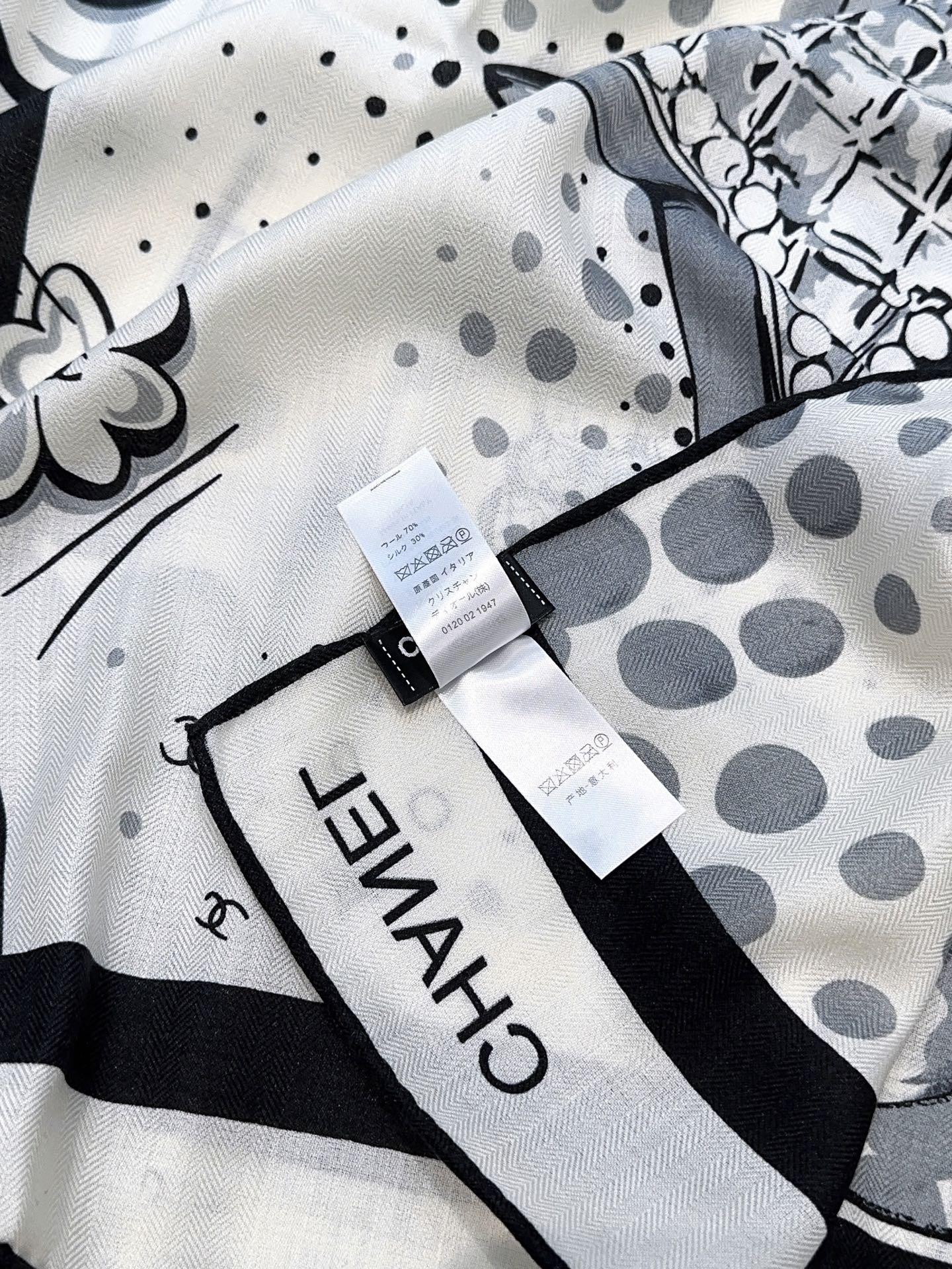 香奈儿（CHANEL）140*140上新❤️【真丝丝绒款】Chanel 【▪️温柔而娴静，logo优雅气