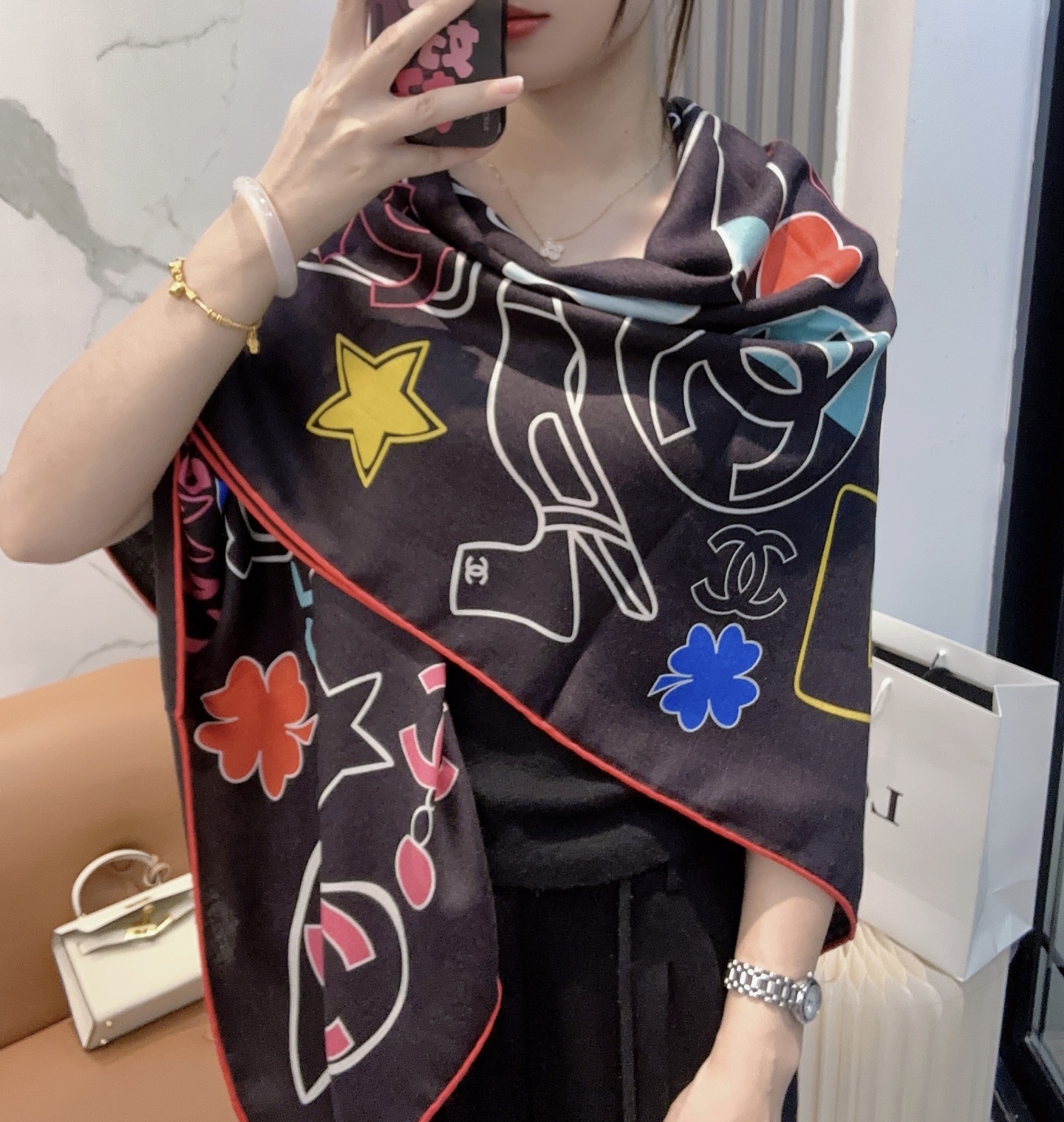 香奈儿（CHANEL）140*140上新❤️【真丝丝绒款】Chanel 【▪️温柔而娴静，logo优雅气