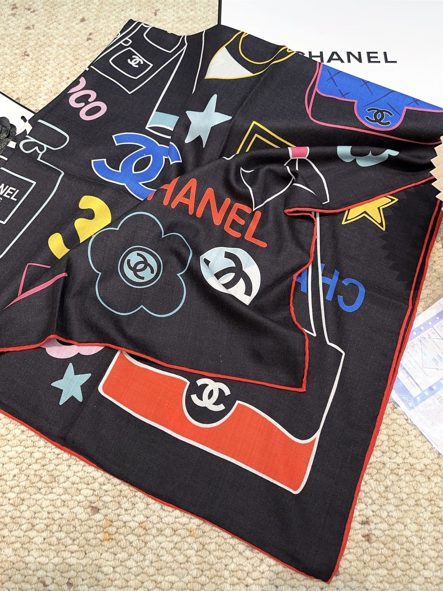 香奈儿(CHANEL)140*140上新❤️【真丝丝绒款】Chanel 【▪️温柔而娴静,logo优雅气