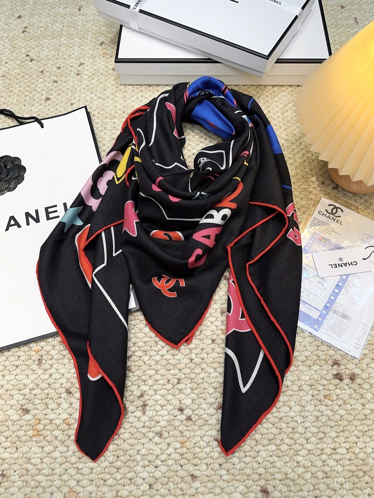 香奈儿(CHANEL)140*140上新❤️【真丝丝绒款】Chanel 【▪️温柔而娴静,logo优雅气