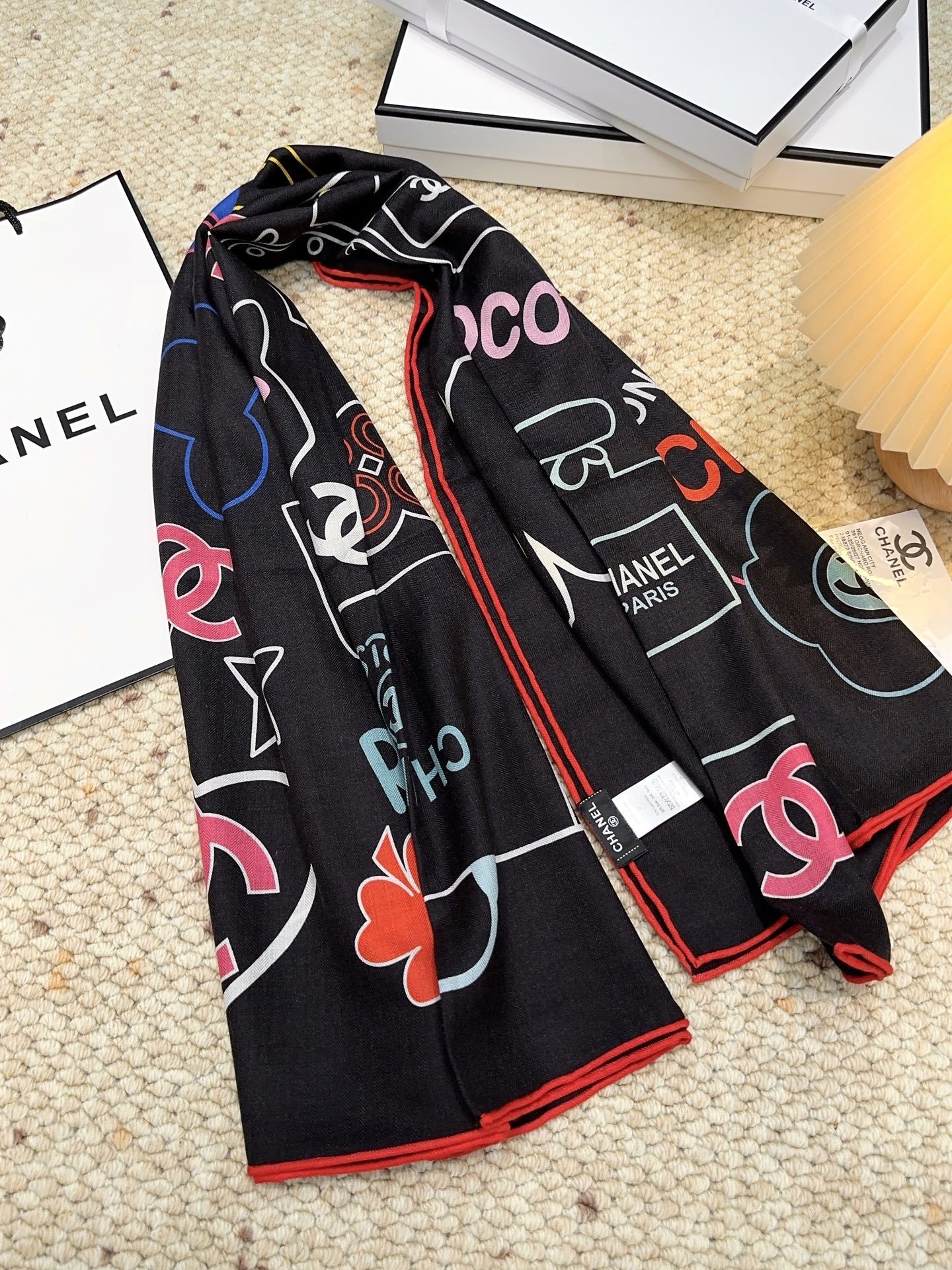 香奈儿(CHANEL)140*140上新❤️【真丝丝绒款】Chanel 【▪️温柔而娴静,logo优雅气