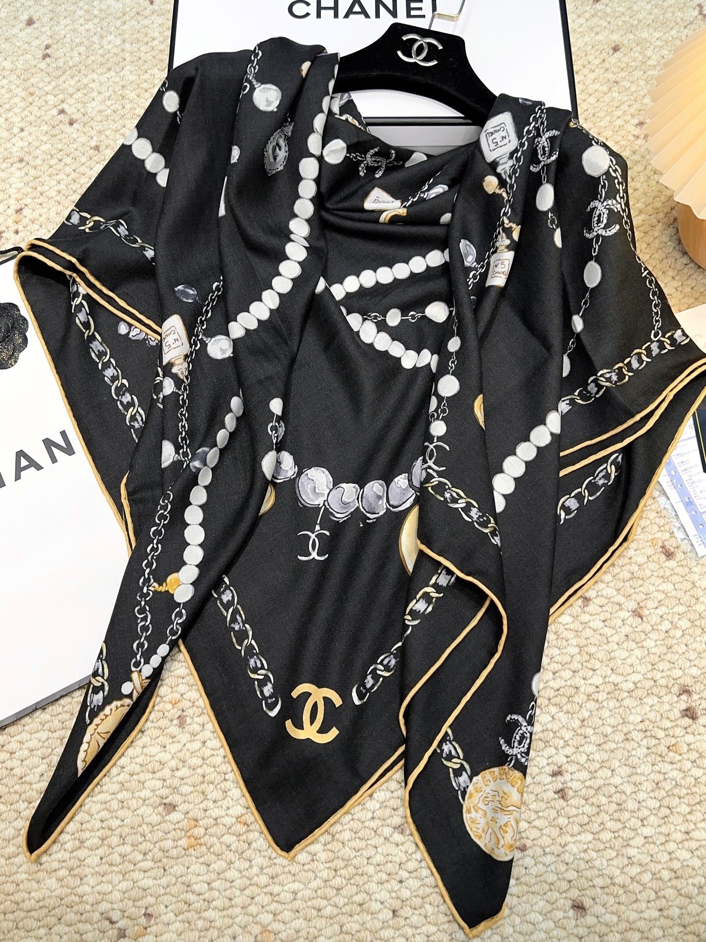 香奈儿(CHANEL)(珍珠项链)140*140上新❤️【真丝丝绒款】Chanel 【▪️温柔而娴静,l