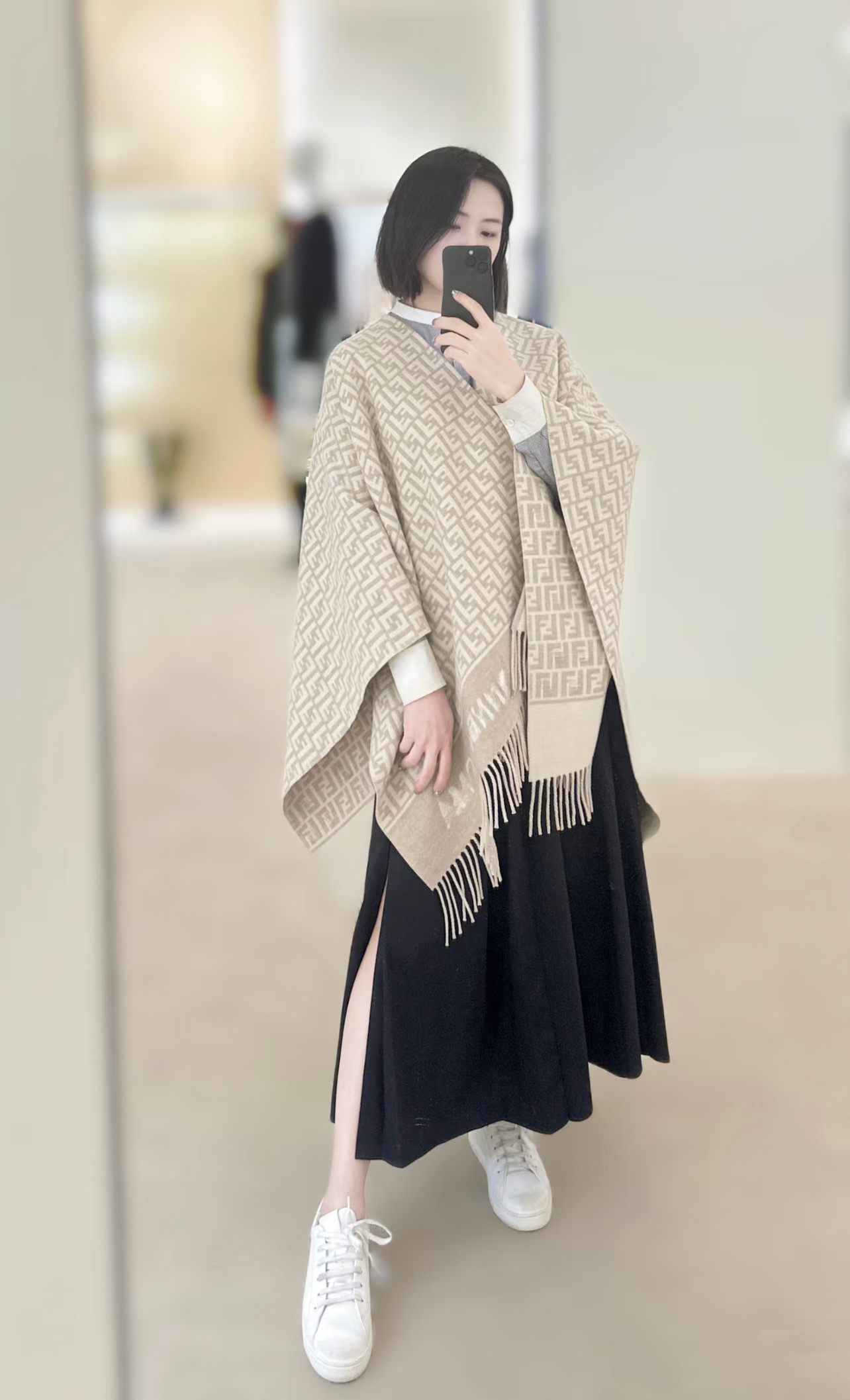 【▪️同步专柜！Fendi限量款斗篷披肩】重磅！！精心打造！！此款FF披风是Fendi芬迪秋冬限量新款！