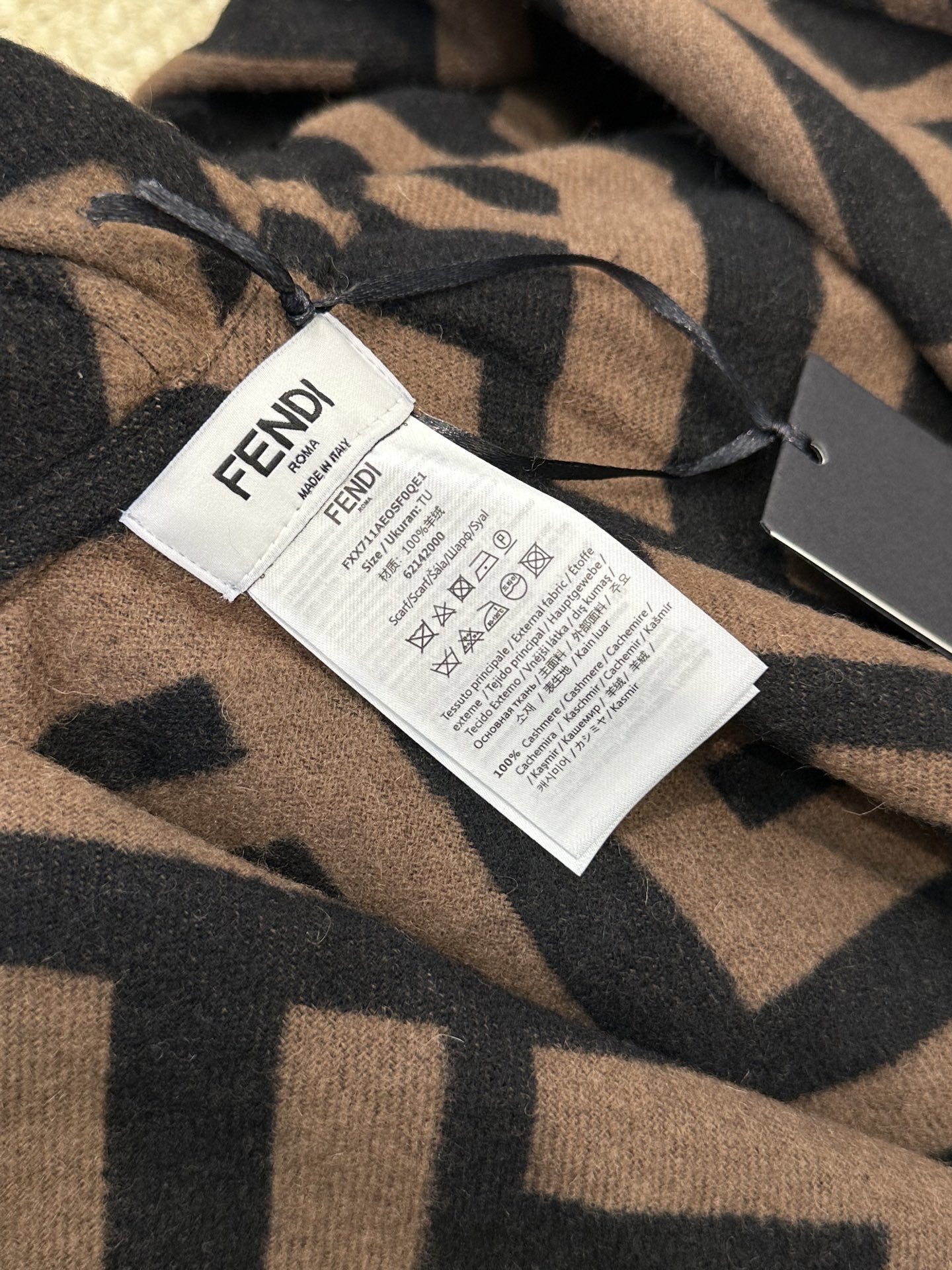 【▪️同步专柜!Fendi限量款斗篷披肩】重磅!!纯羊绒打造!!此款FF披风是Fendi芬迪秋冬限量新款