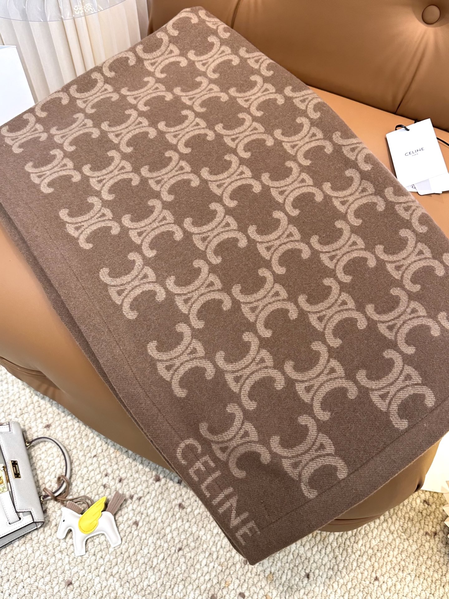 赛琳双面提花家居毛毯 经典赛琳logo矩阵图案，三段卷边 手感柔软 亲肤感极佳 原版原标 小众好货 车载