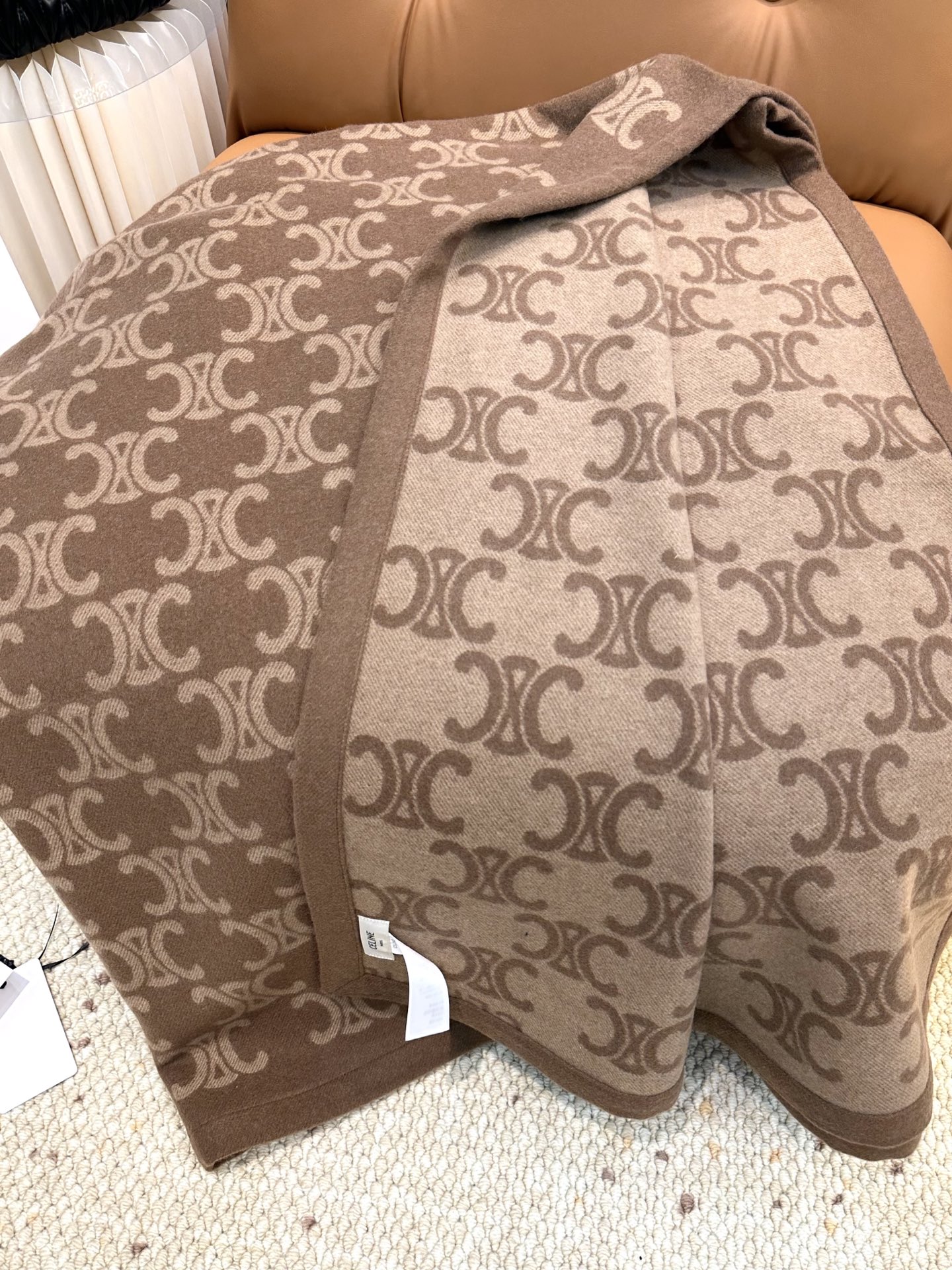 赛琳双面提花家居毛毯 经典赛琳logo矩阵图案，三段卷边 手感柔软 亲肤感极佳 原版原标 小众好货 车载