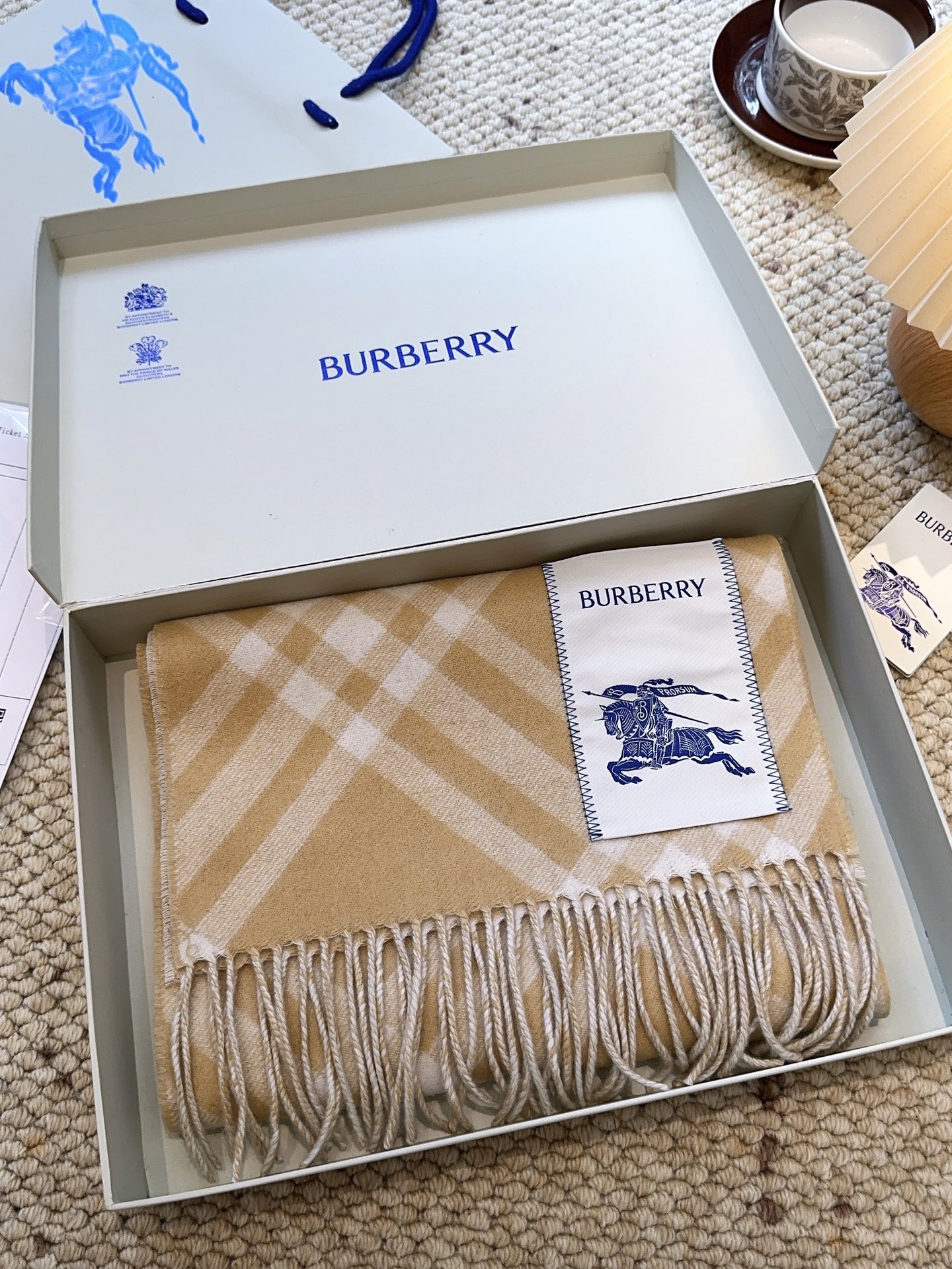 🆕  2025（burerry）怒推走量新款🎊巴宝莉官网最新款💥 100%顶级双面山羊绒材质🔥非常保暖👑 柔软亲肤，不扎